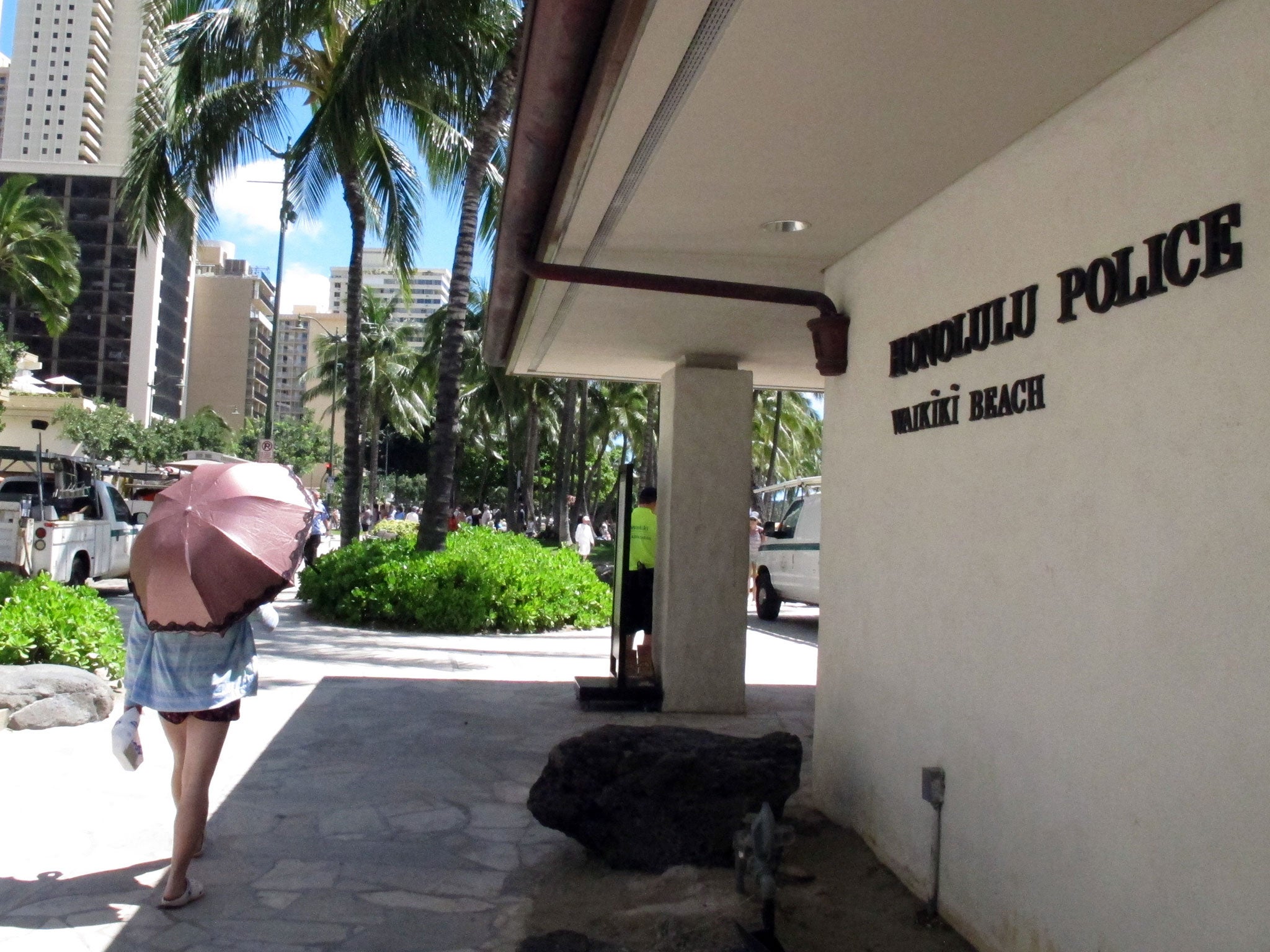 Outdoor Group Sex Beach - Undercover vice police in Hawaii fight for right to have sex ...