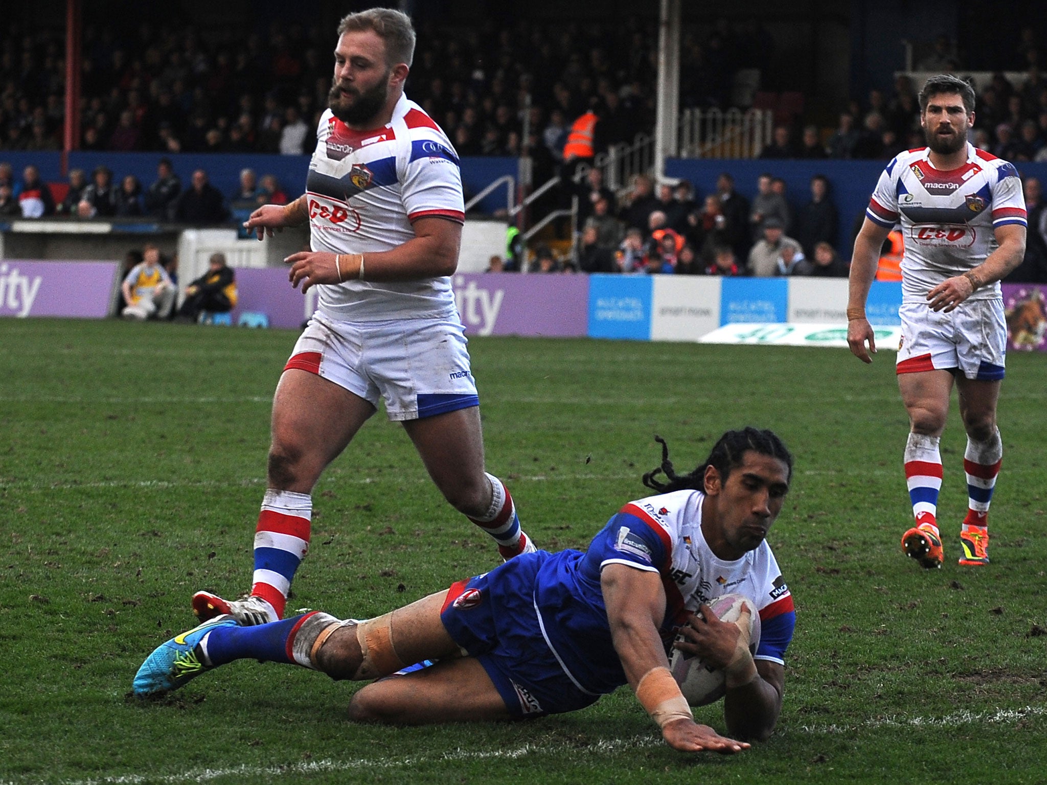 Sia Soliola scores St Helens’ second try at Wakefield