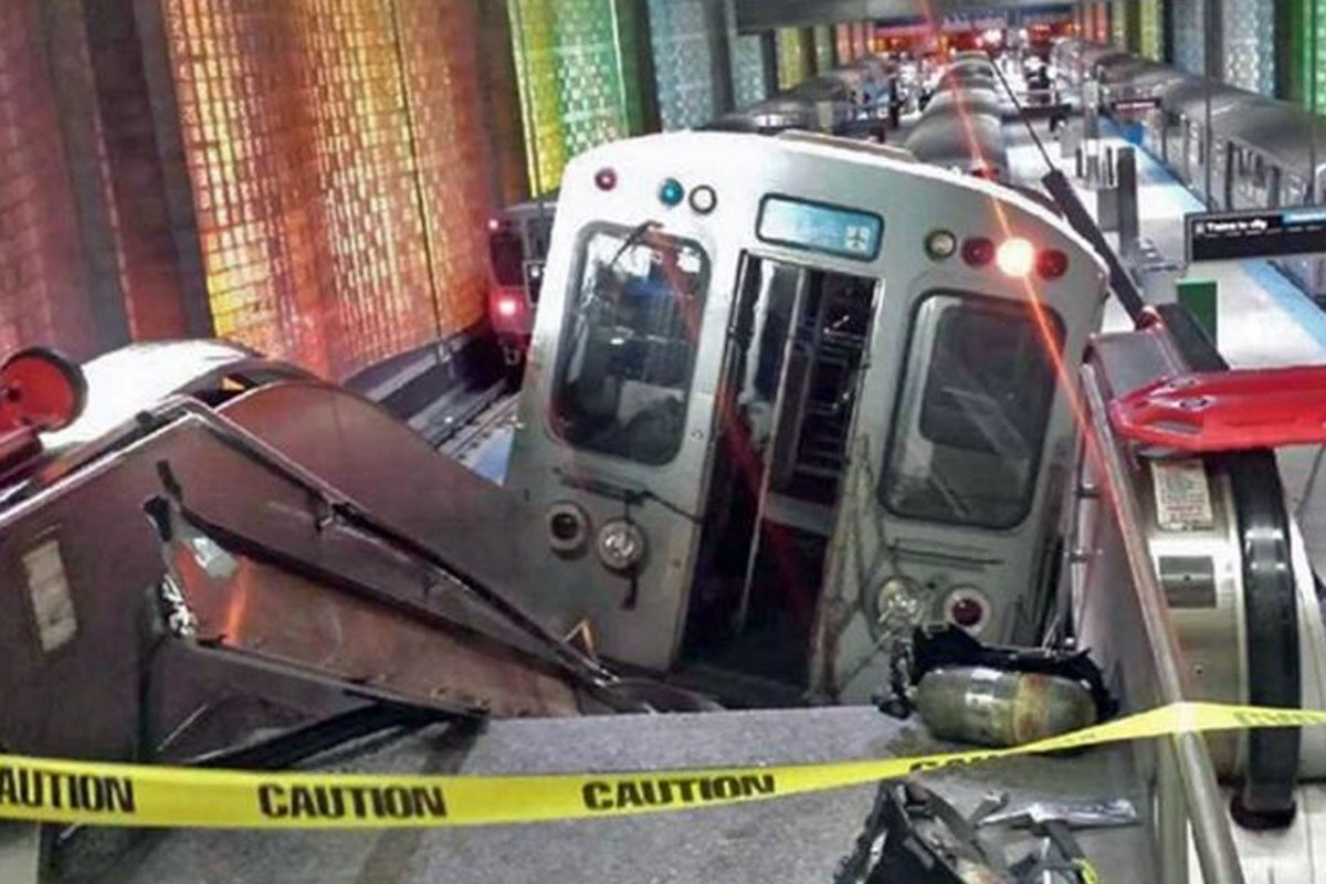 Chicago train mounts platform, crashes into escalators and injures 32 ...