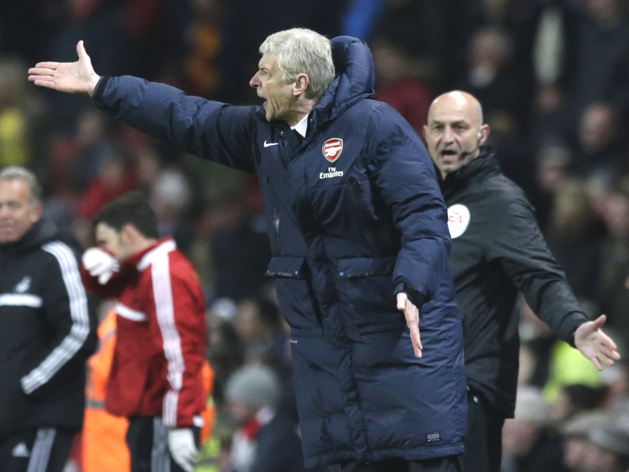 Arsene Wenger said Manchester City were favourites for the title