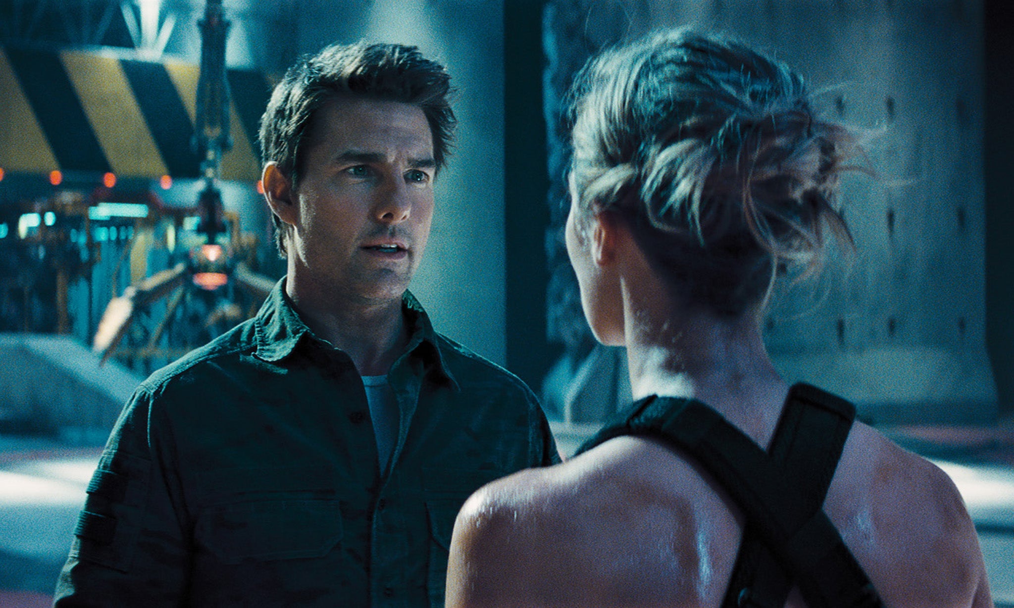 Edge Of Tomorrow Review Tom Cruise Plays A Lily Livered Us Army Pen Pusher The Independent 