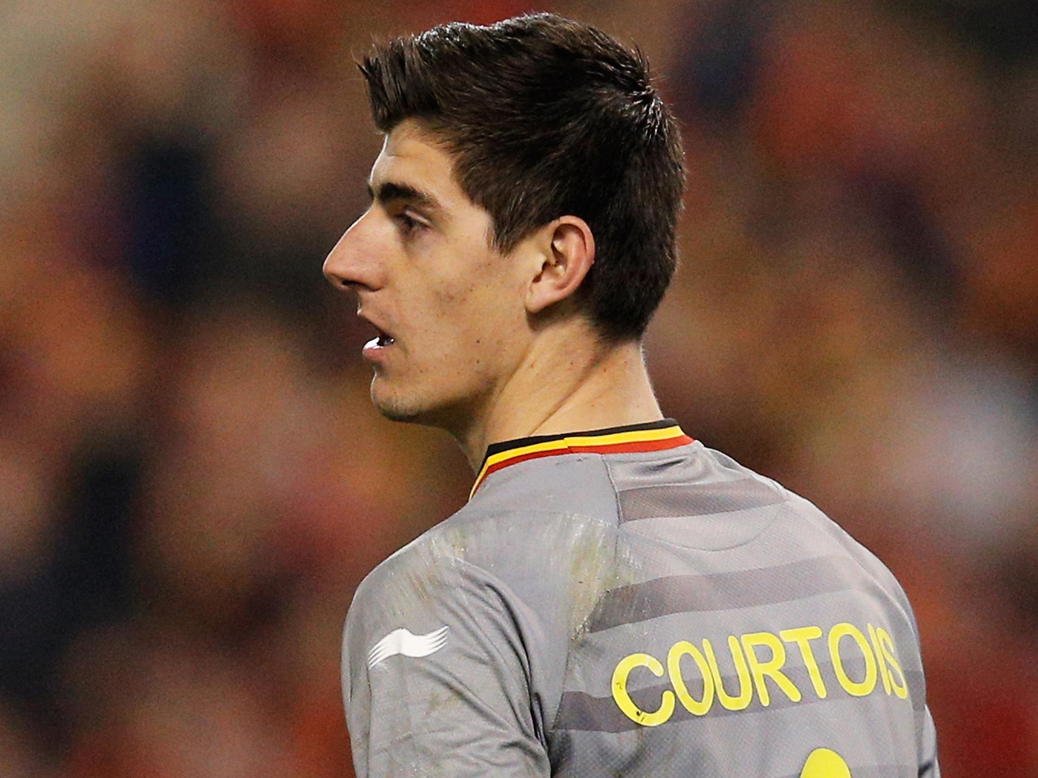 Chelsea are increasing attempts to convince Thibault Coirtois his future lies at Stamford Bridge