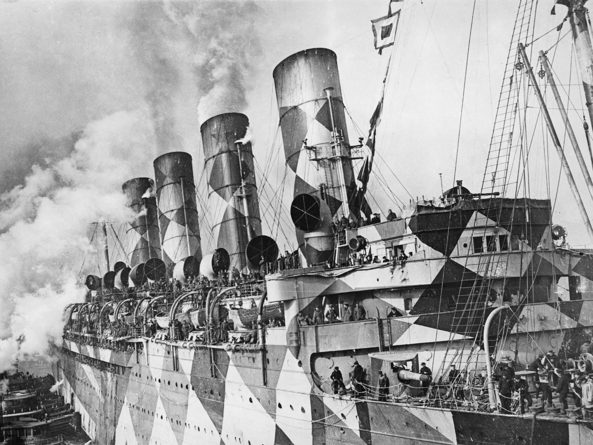The troopship USS Leviathan in a dazzle camouflage pattern, 1918