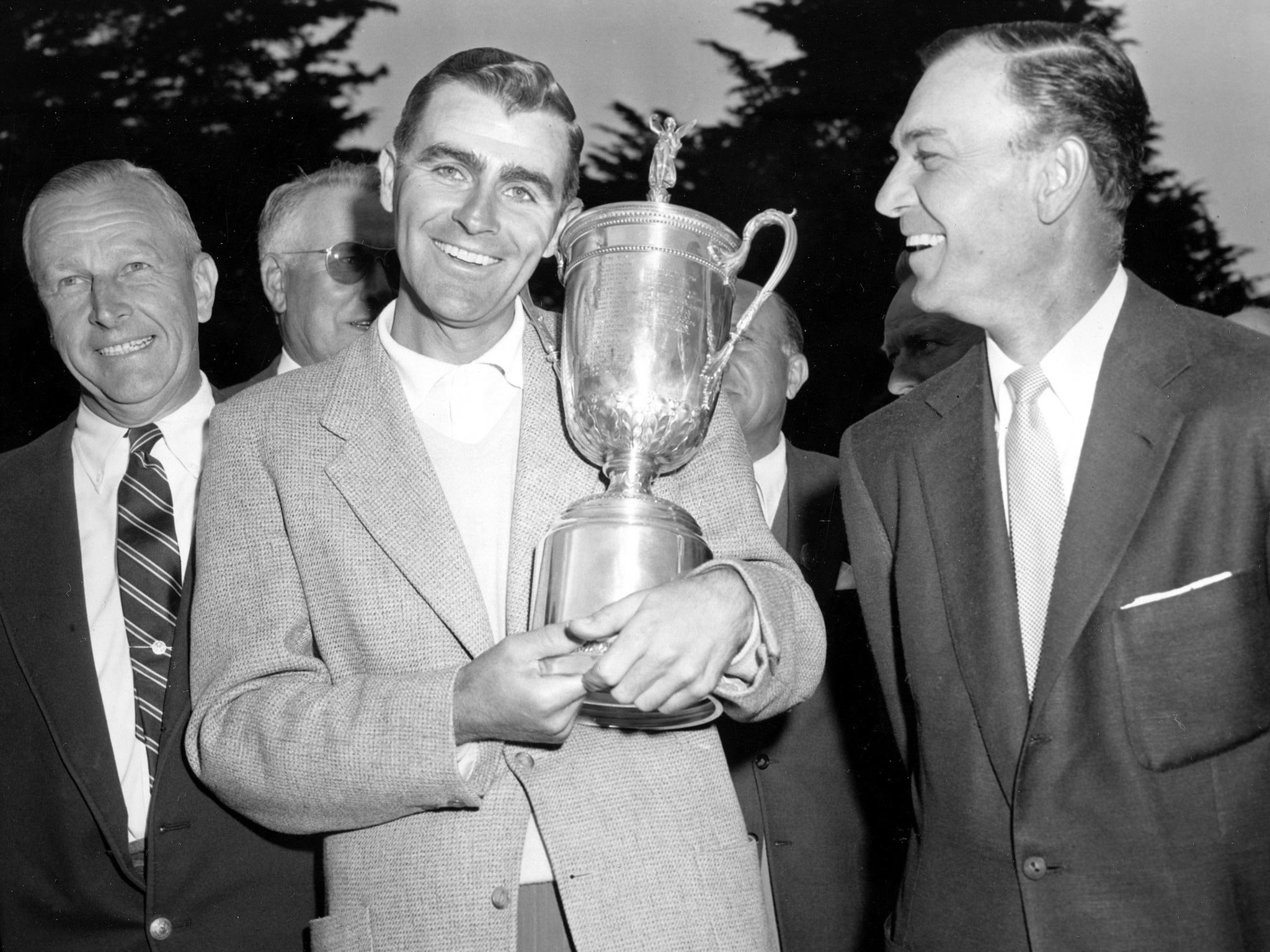 Fleck with the US Open trophy, with Ben Hogan looking on