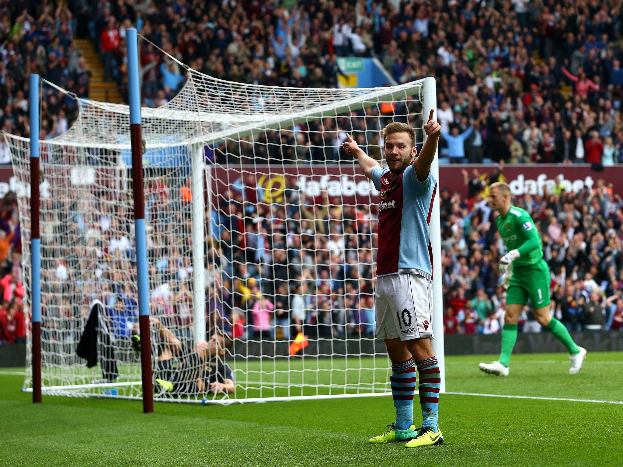 Andrea Weimann scores the winner for Villa in a 3-2 victory over Man City