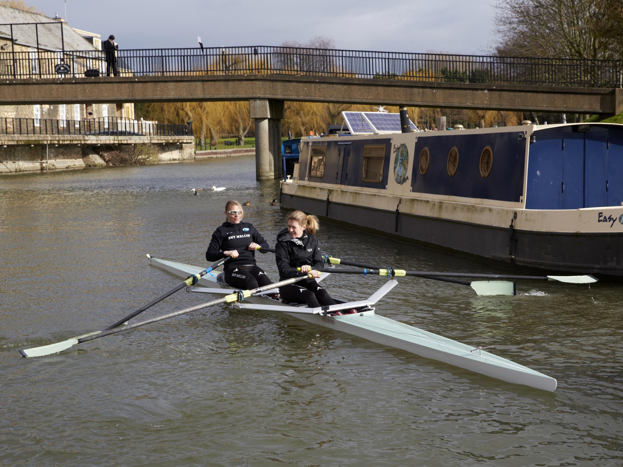 Gold medallist Anna Watkins passes on her expertise to Ashling O’Connor on the River Cam