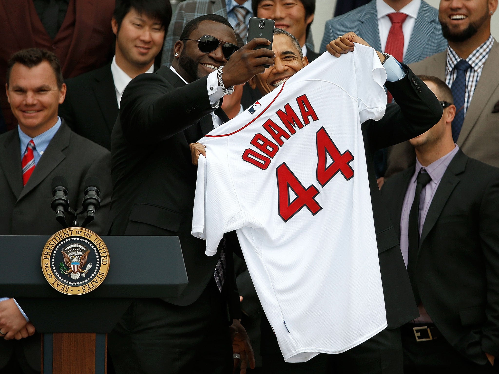 The White House has criticised Samsung for promoting a selfie of President Barack Obama taken by Boston Red Sox player David Ortiz on his Samsung phone earlier this week.