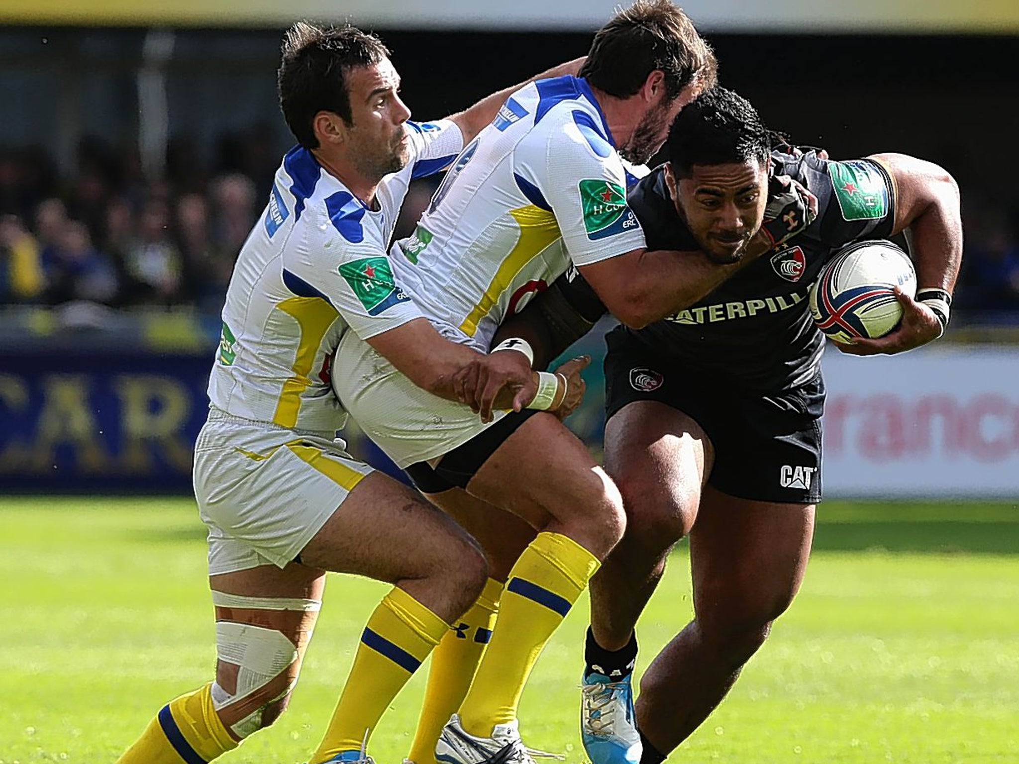 Manu Tuilagi attempts to break through the Clermont Auvergne defence