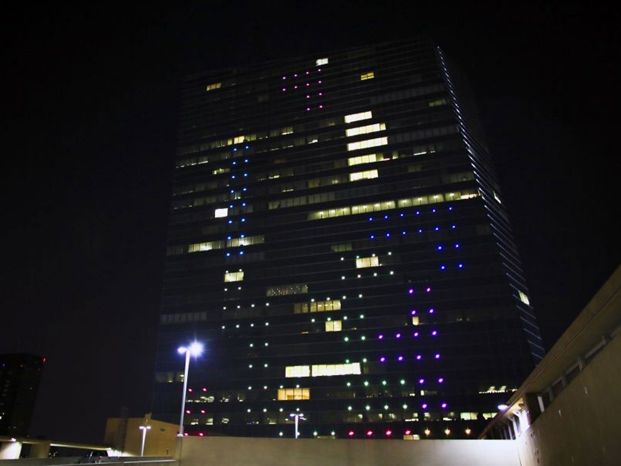 Tetris was displayed on two sides of the 29-storey Cira Centre