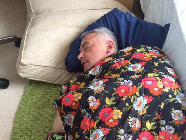 Polish MP Artur Debski spent Sunday night in a homeless hostel in the UK and posted pictures of himself sleeping on a floor