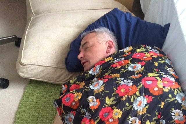 Polish MP Artur Debski spent Sunday night in a homeless hostel in the UK and posted pictures of himself sleeping on a floor