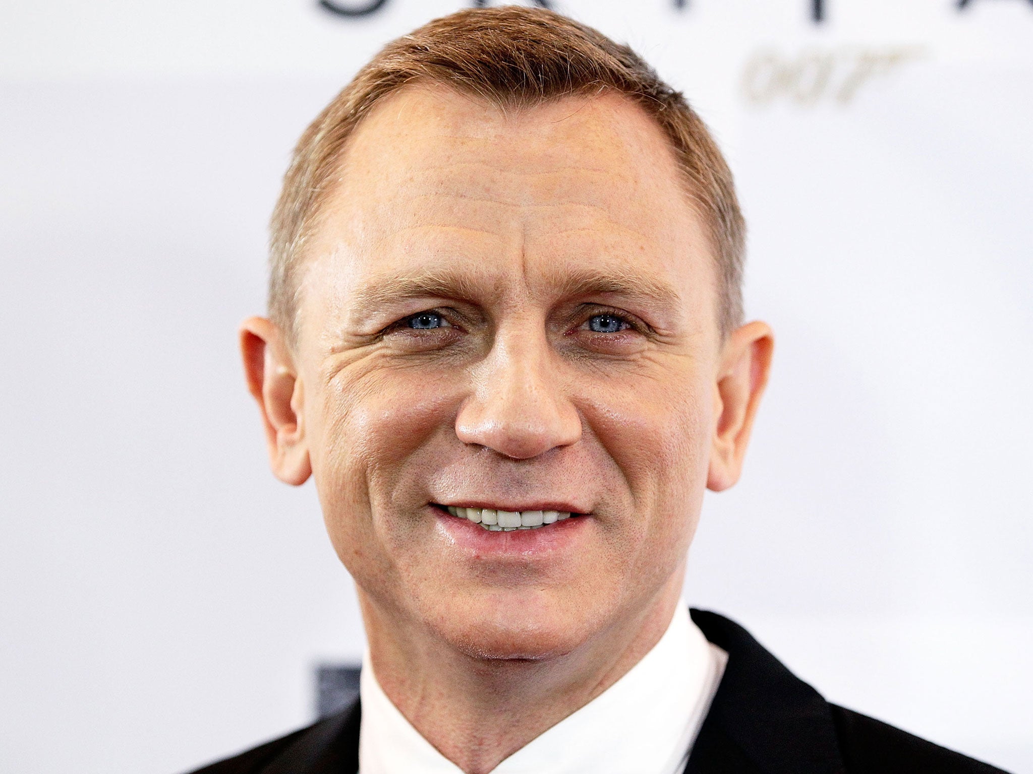 The Haircut: Daniel Craig · Primer