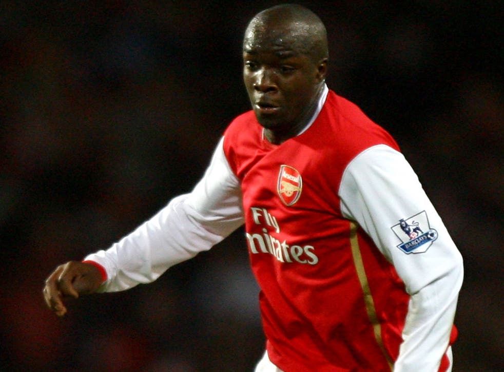 Lassana Diarra in action for Arsenal in 2007
