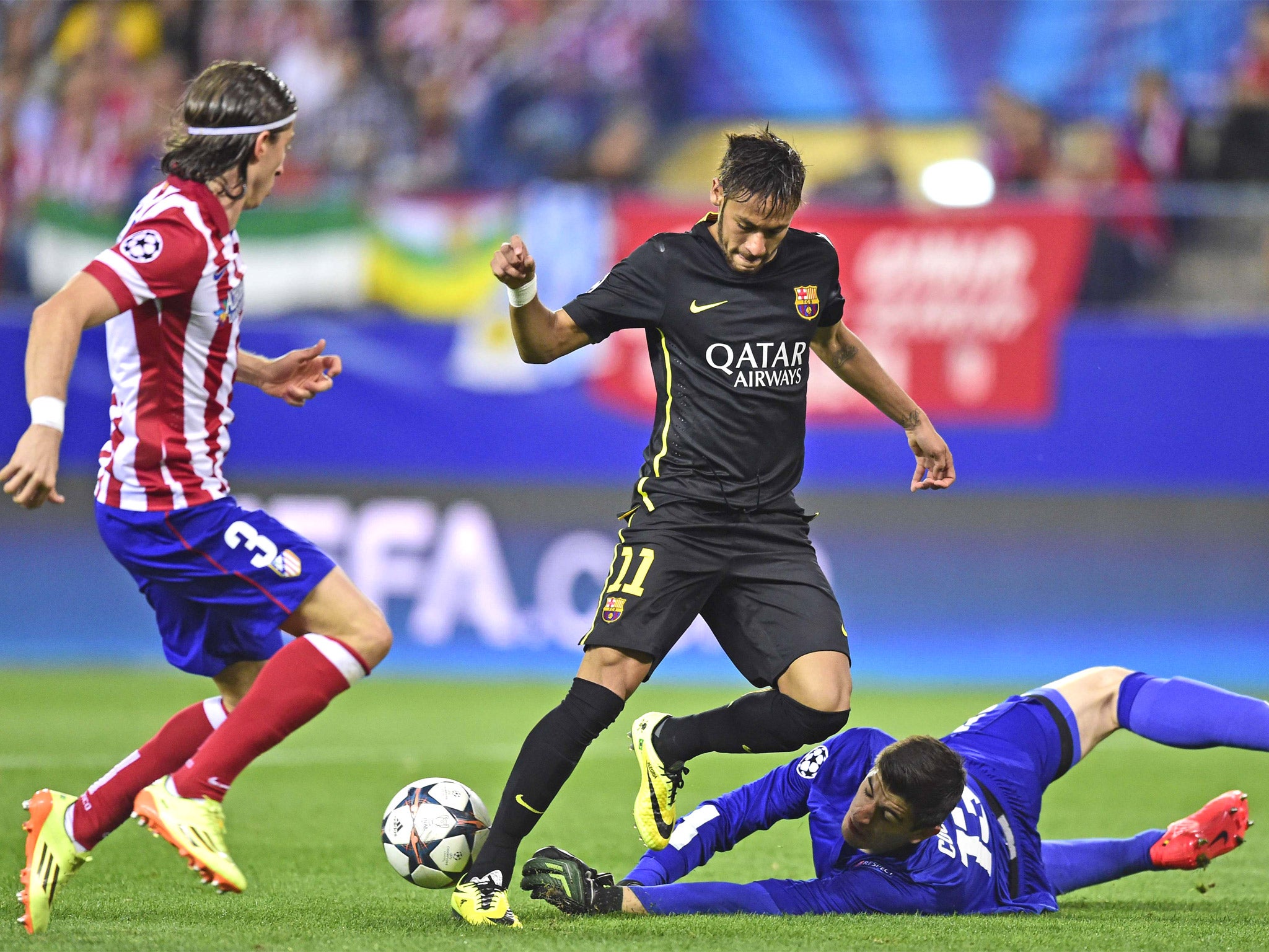 Neymar is denied by Thibaut Courtois