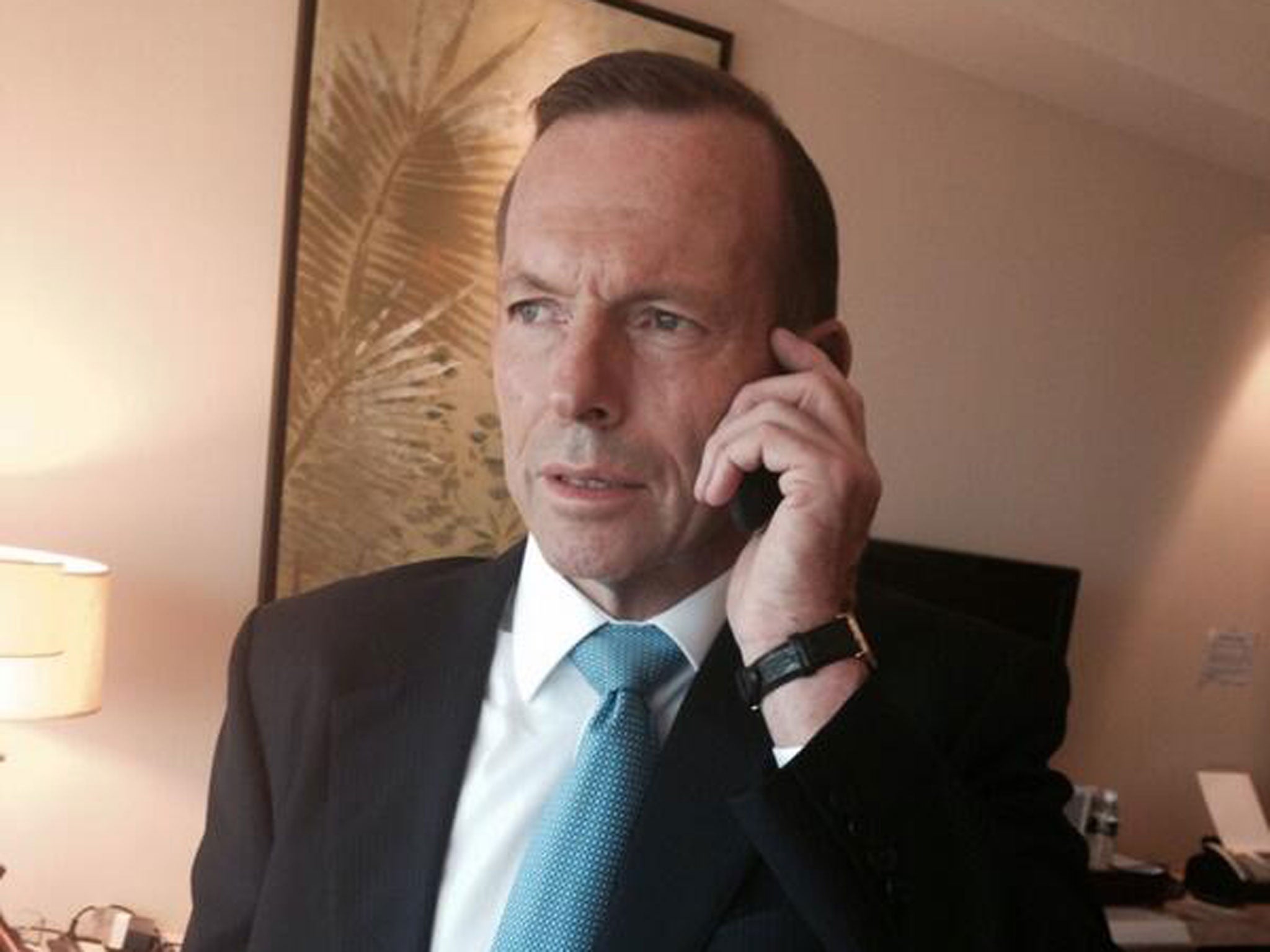 The prime minister looks ready for business in the image posted on his Twitter account