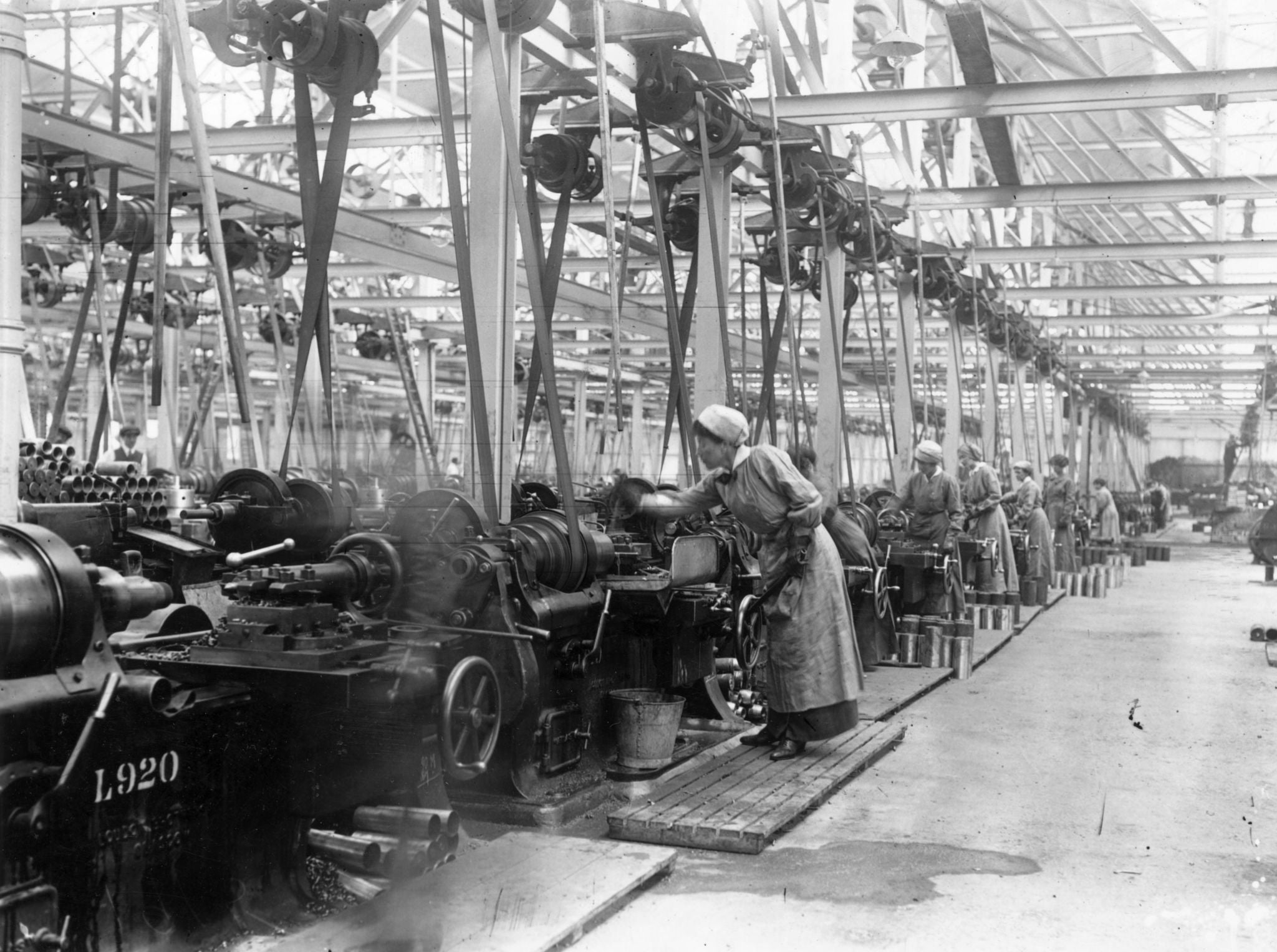 Social change: Women manufacturing munitions for the Great War in 1914