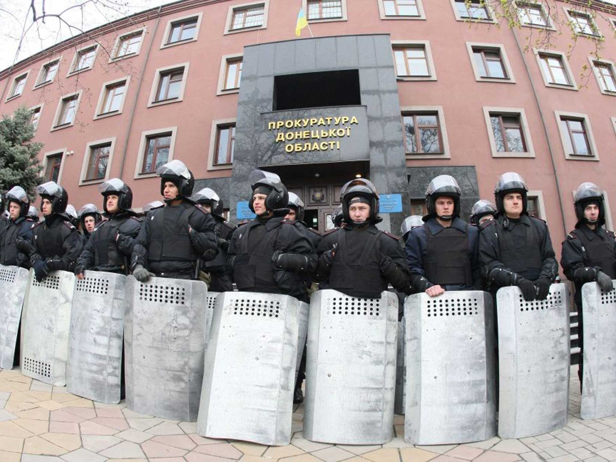 Protesters stand ready in Donetsk