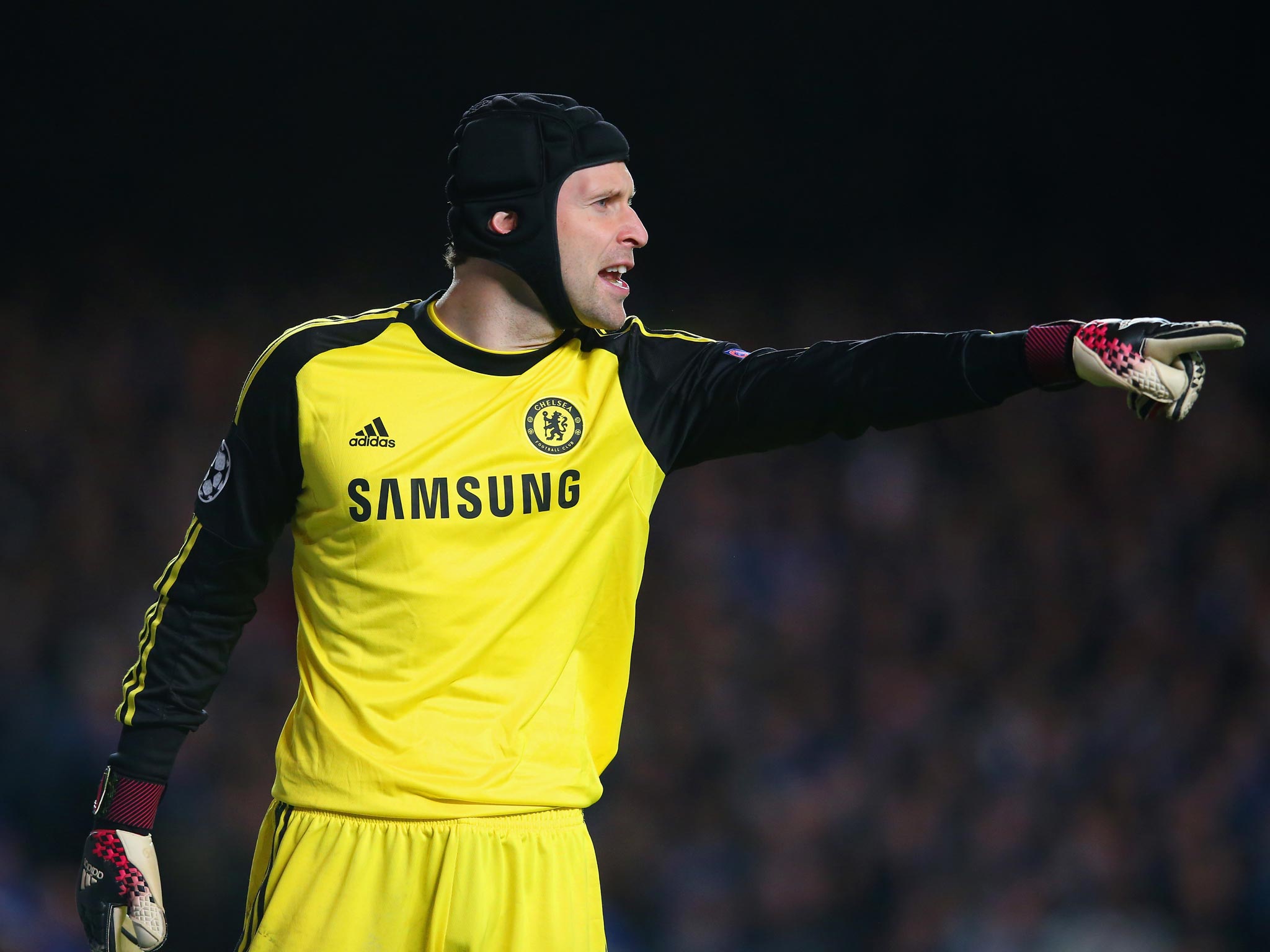 Petr Cech is keen to see how Liverpool deal with the pressure of a Premier League title challenge