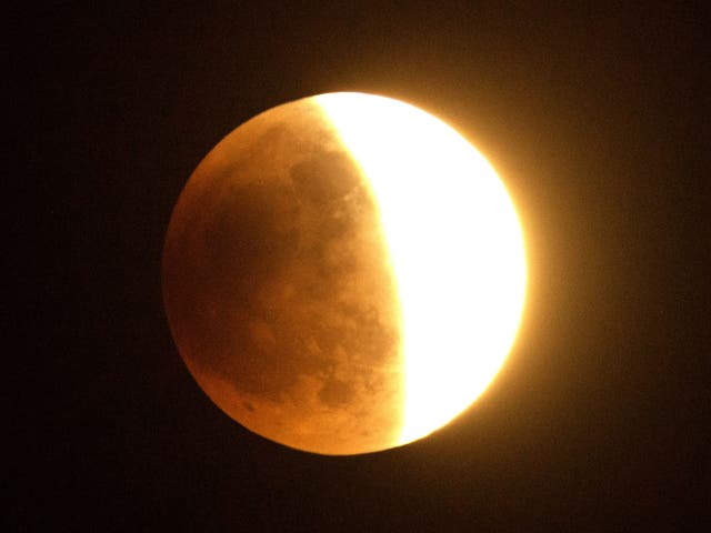 Lunar eclipse 2014: Images of the spectacular 'blood moon' | The  Independent | The Independent