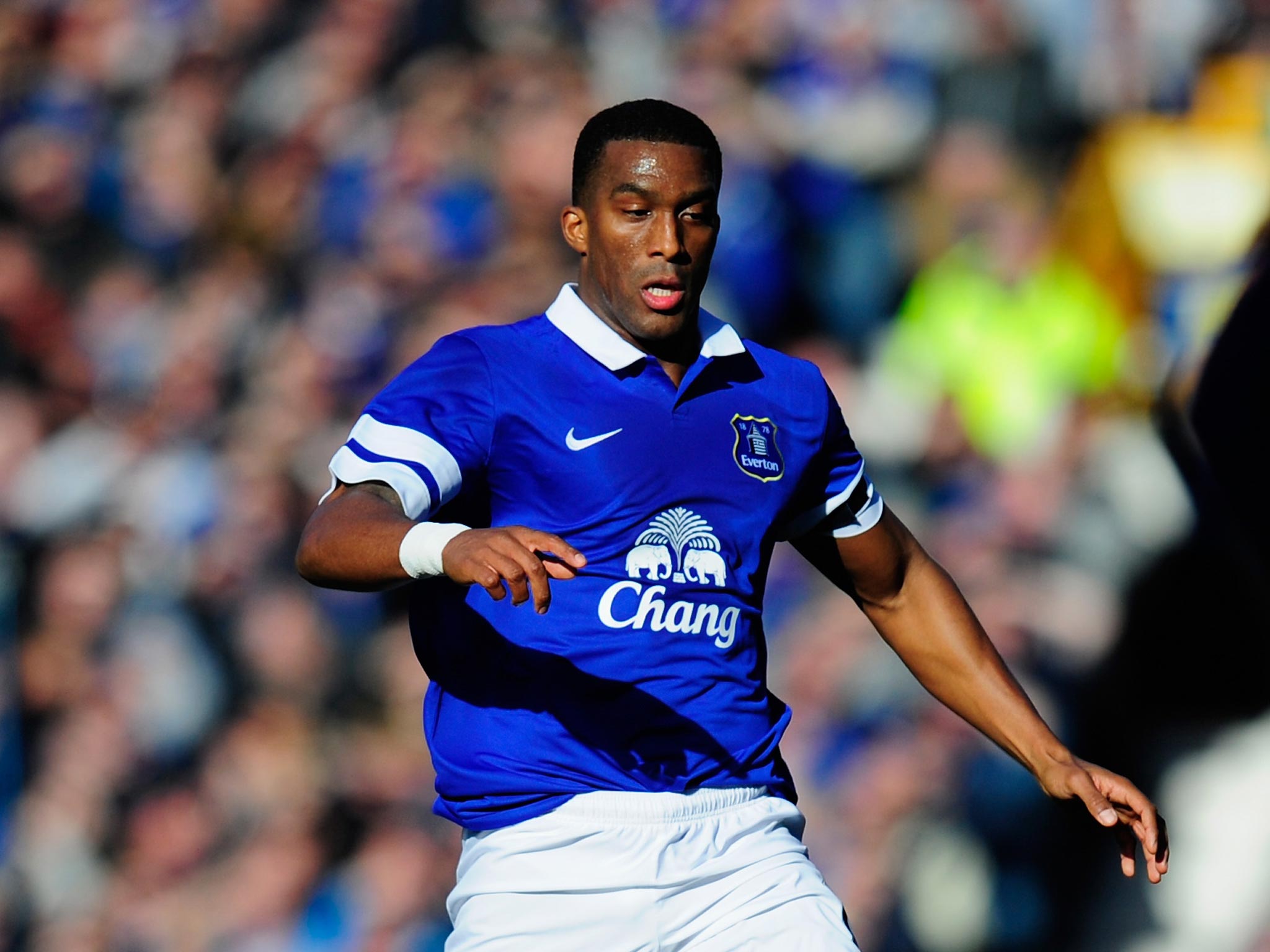 Everton defender Syvain Distin suffered a hamstring injury in the 2-0 victory over Manchester United