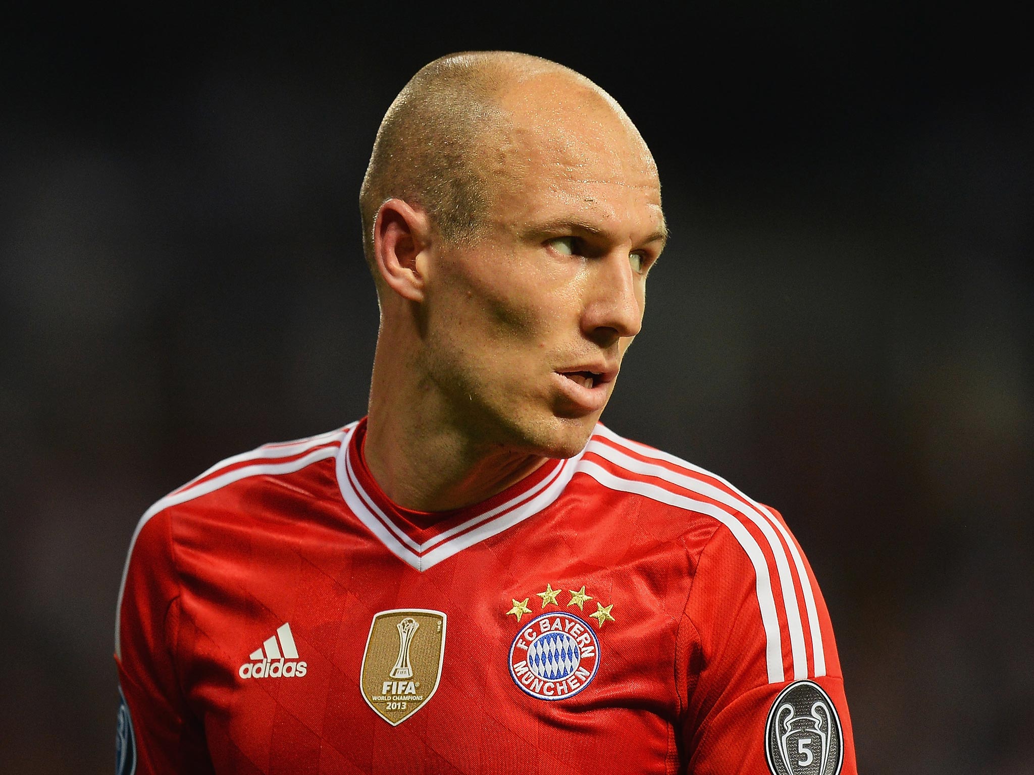 Bayern Munich midfielder Arjen Robben has interested Manchester United