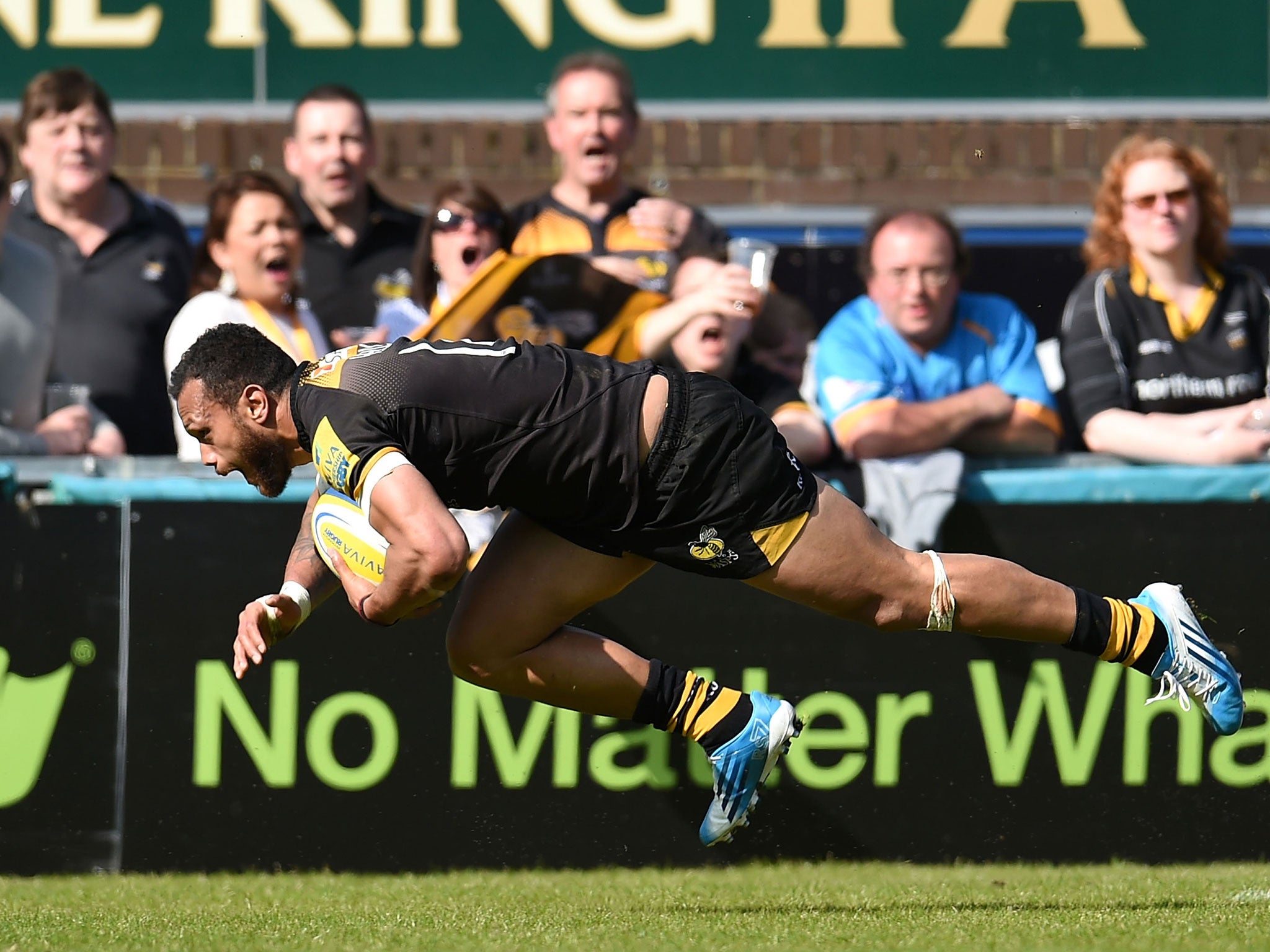 Will Helu scores a try for Wasps
