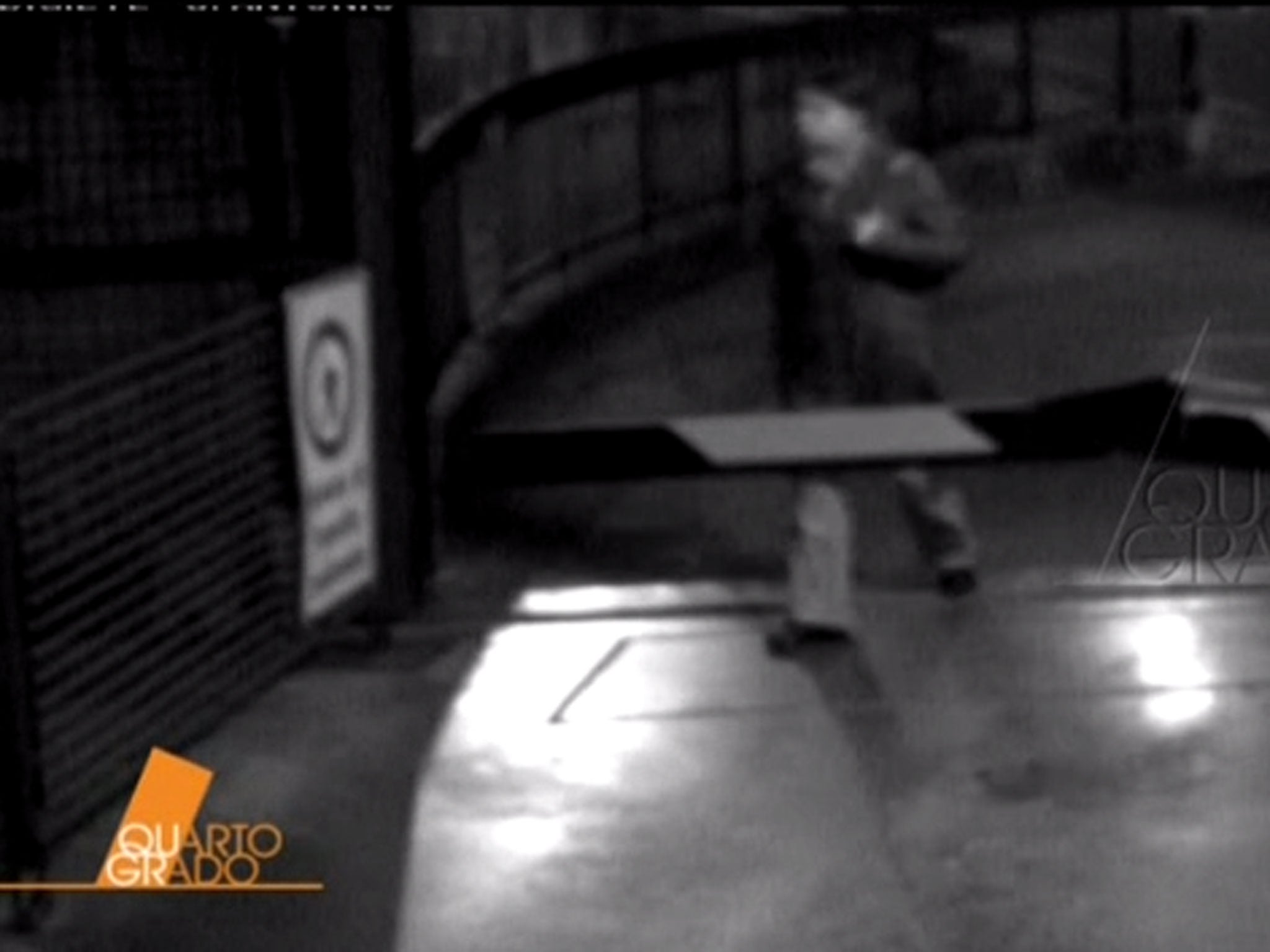 The grainy footage was released by the Italian investigative programme Quarto Grado, which compared the appearance of the woman featured to Amanda Knox