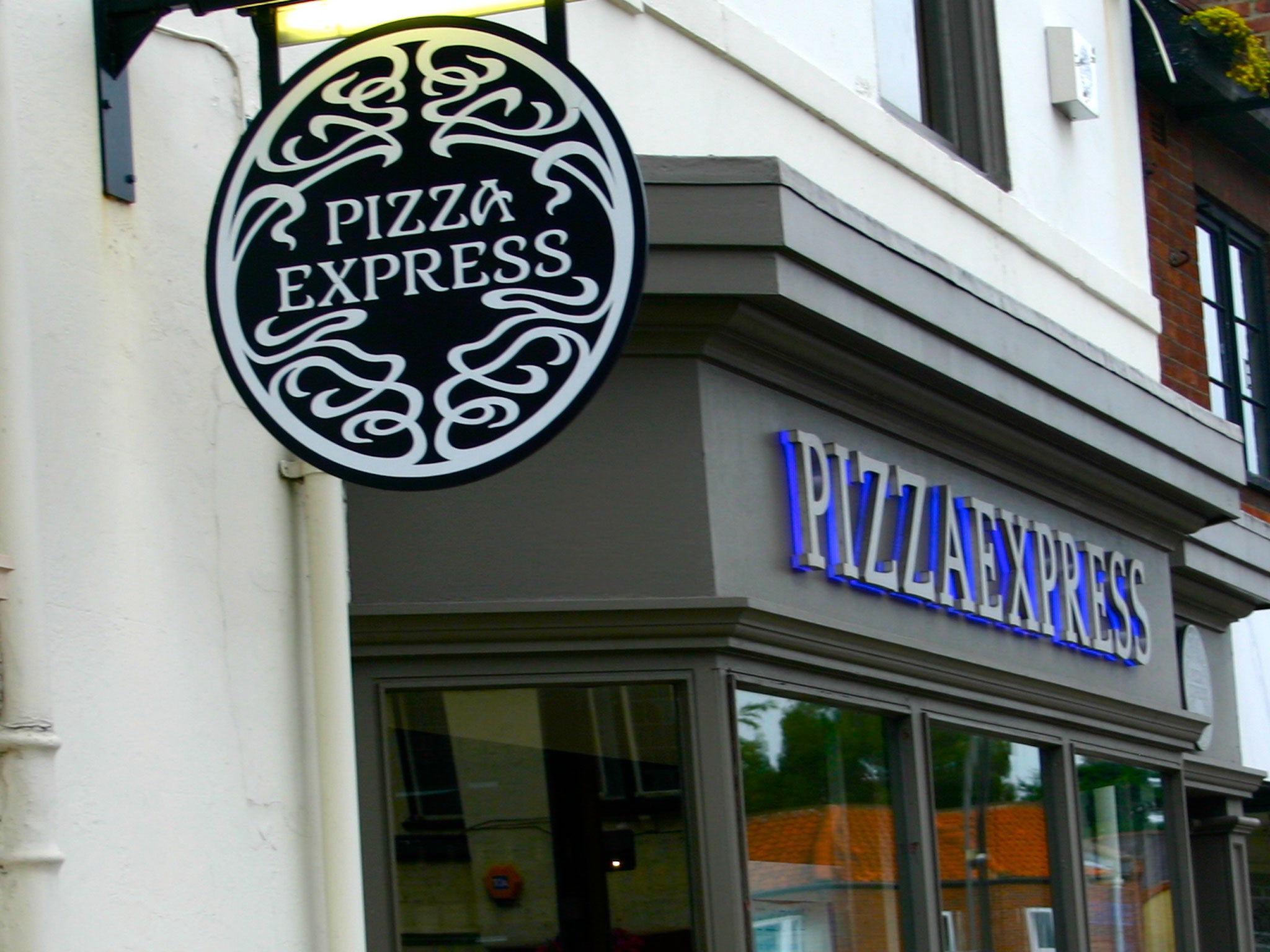 Pizza Express said that all of the birds slaughtered for its chicken dishes were pre-stunned