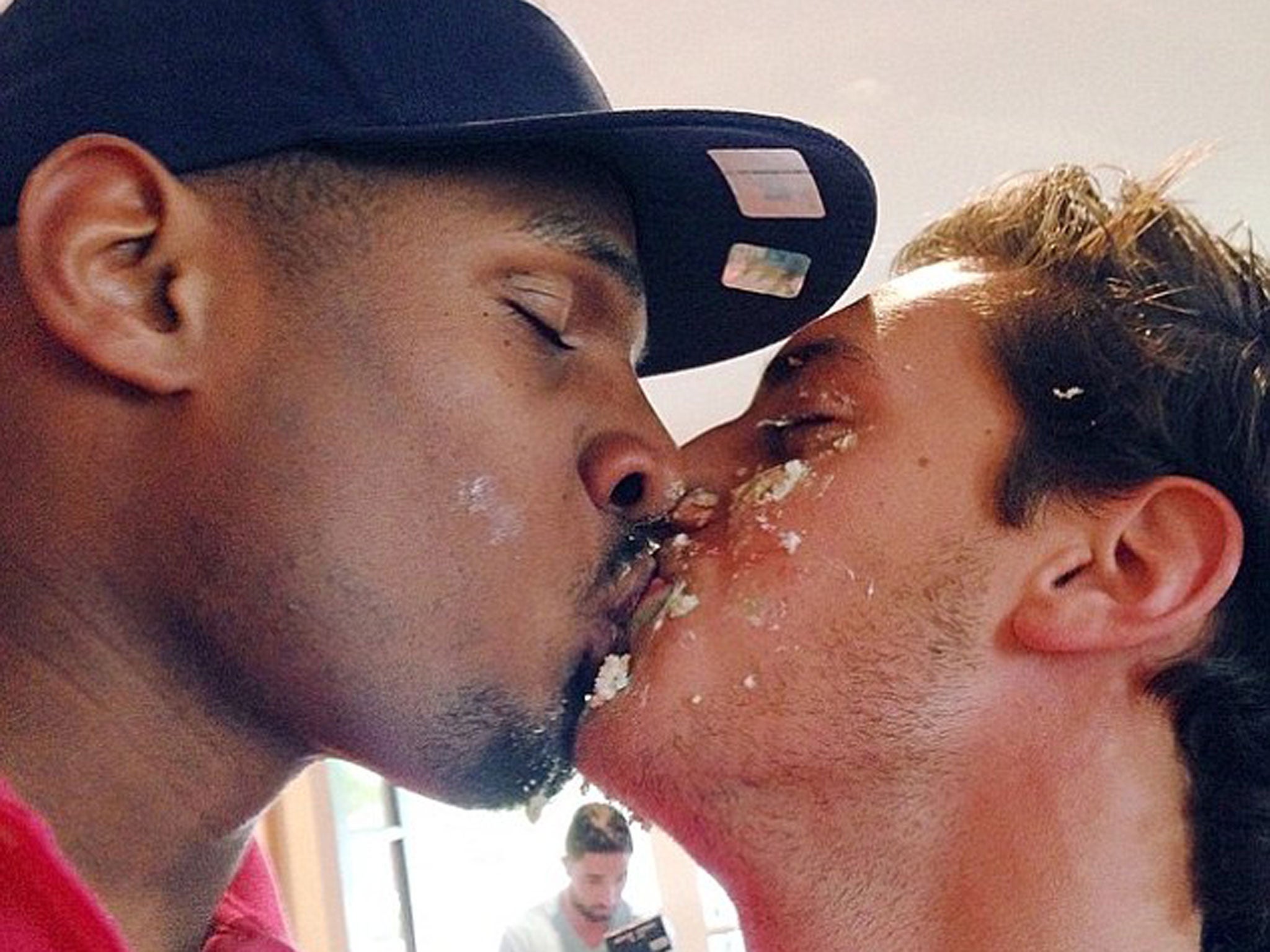 NFL draft: Michael Sam shares kiss with boyfriend to become first ever  openly gay NFL player | The Independent | The Independent