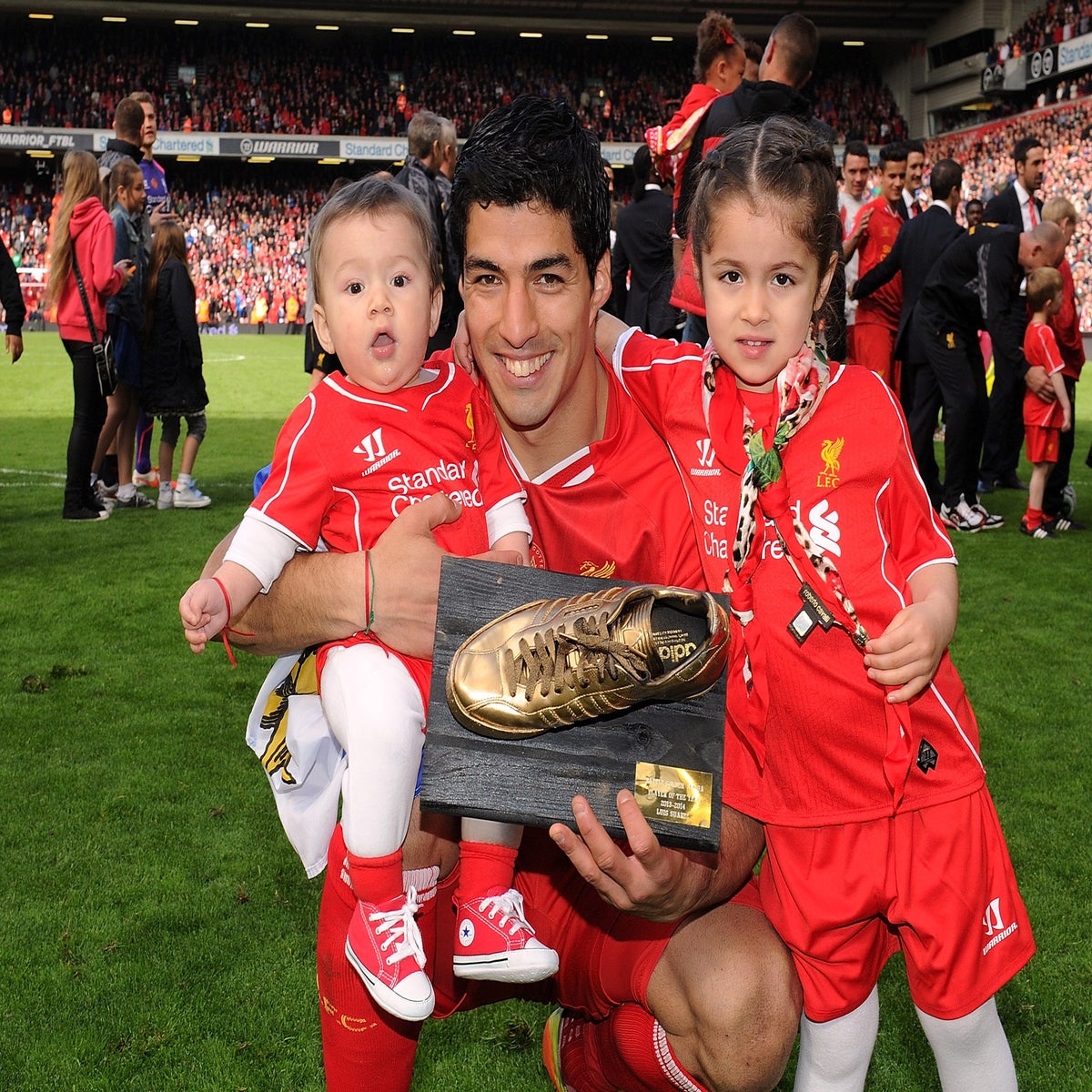 Liverpool striker Luis Suarez closing in on footballer of the year award  ahead of Sunderland clash