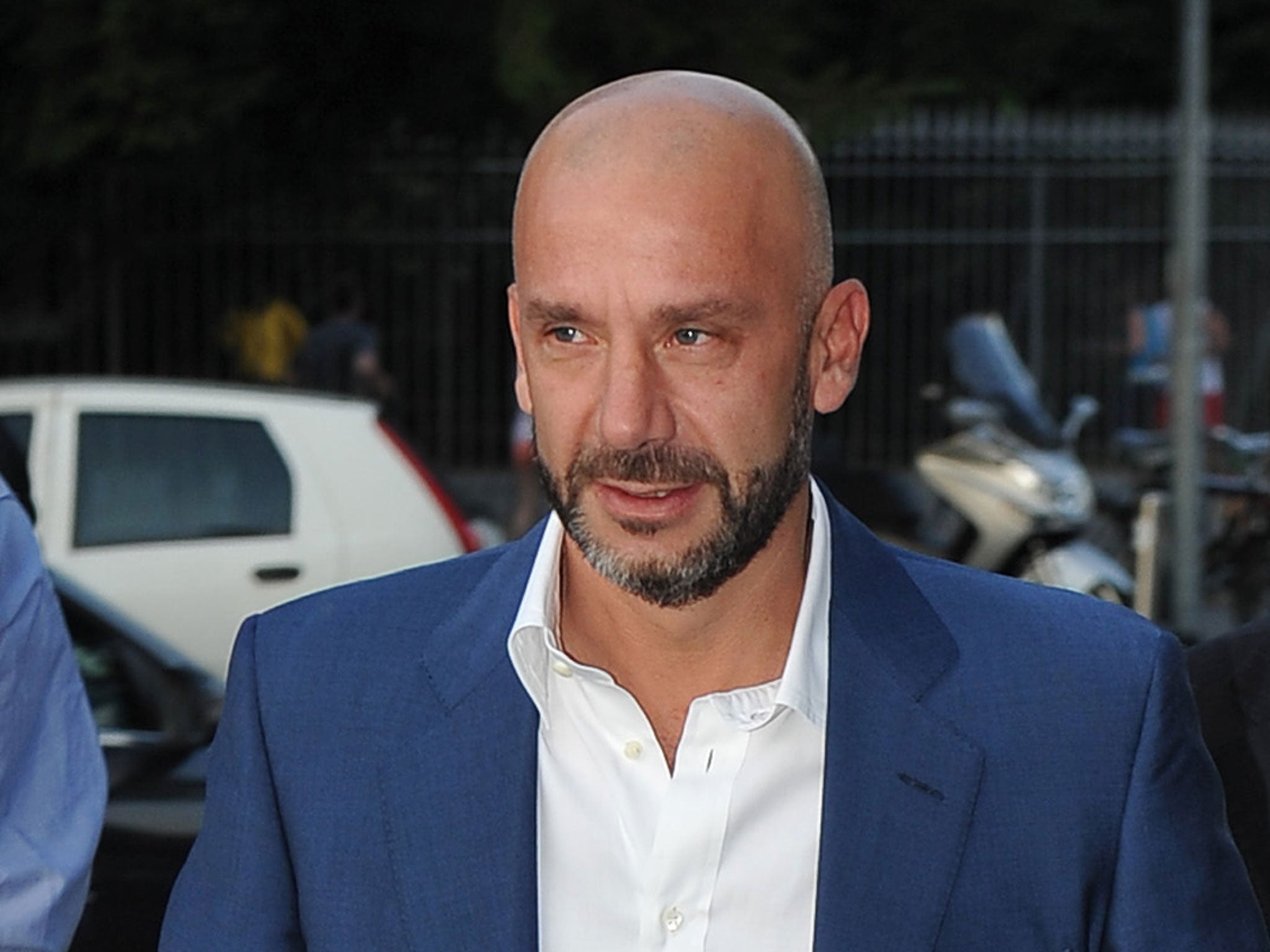 Gianluca Vialli has urged fans to back his online crowd-funding campaign