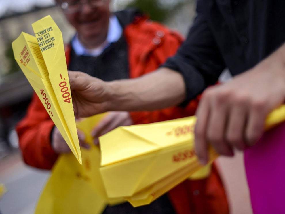 Switzerland votes on world’s highest minimum wage at £15 per hour The