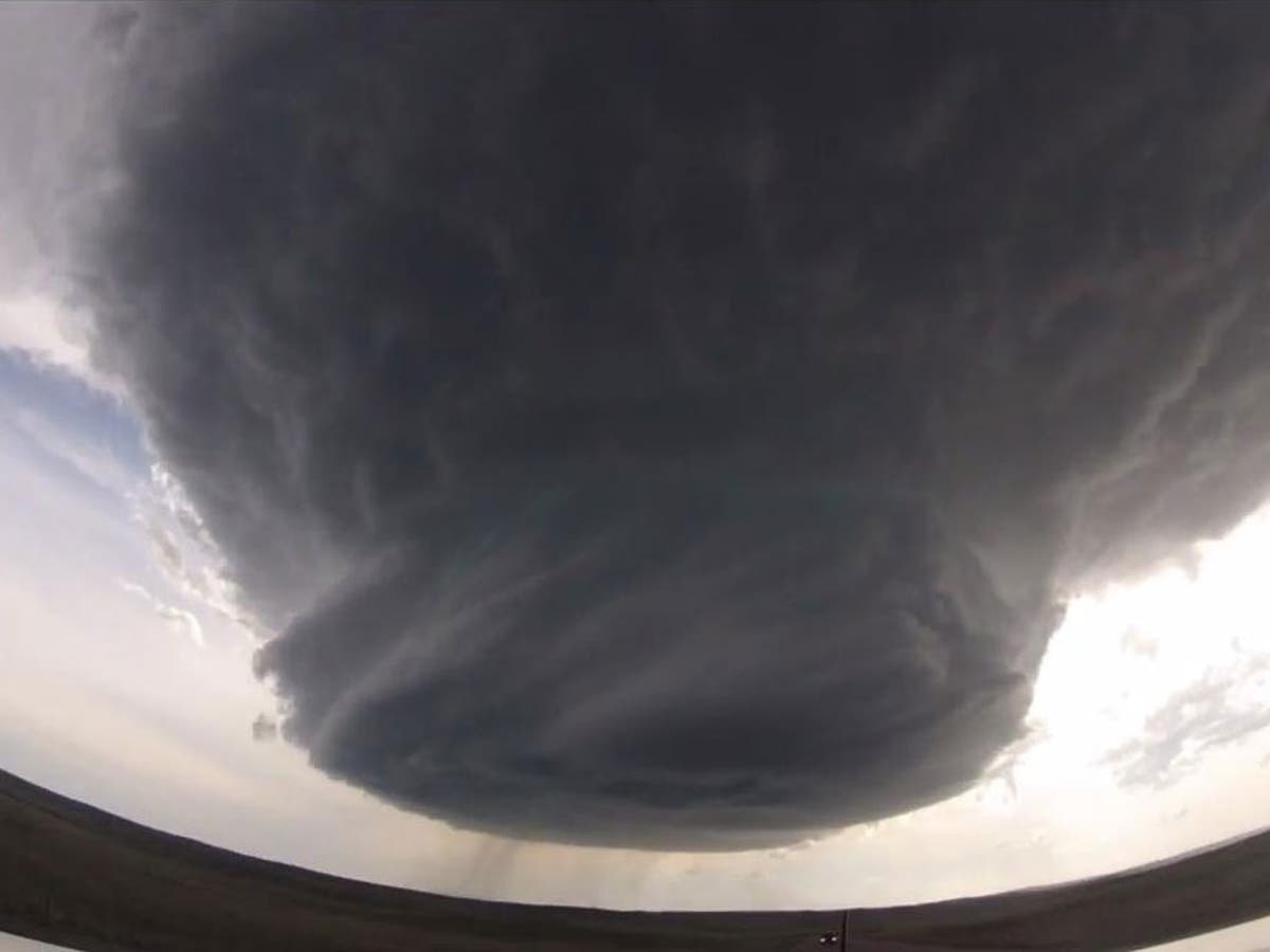 Stormchasers capture evolution of supercell thunderstorm | The ...
