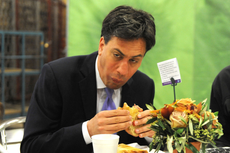 Ed Milband ridiculed for bacon sandwich pictures