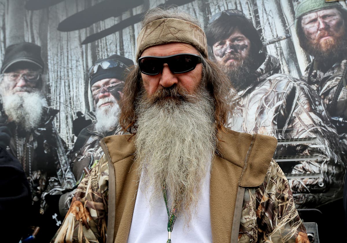 Phil Robertson Christian Duck Dynasty Star Goes On Graphic Tangent About Raping Atheists The 