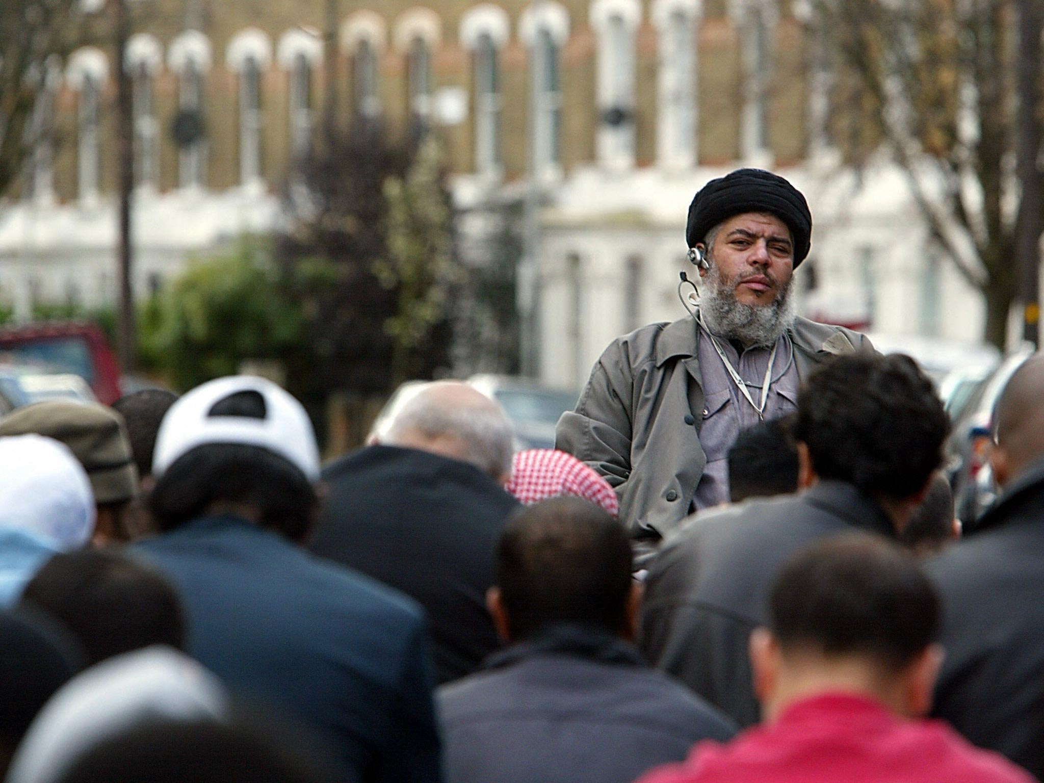 Imam Abu Hamza addresses followers in Finsbury Park in 2004