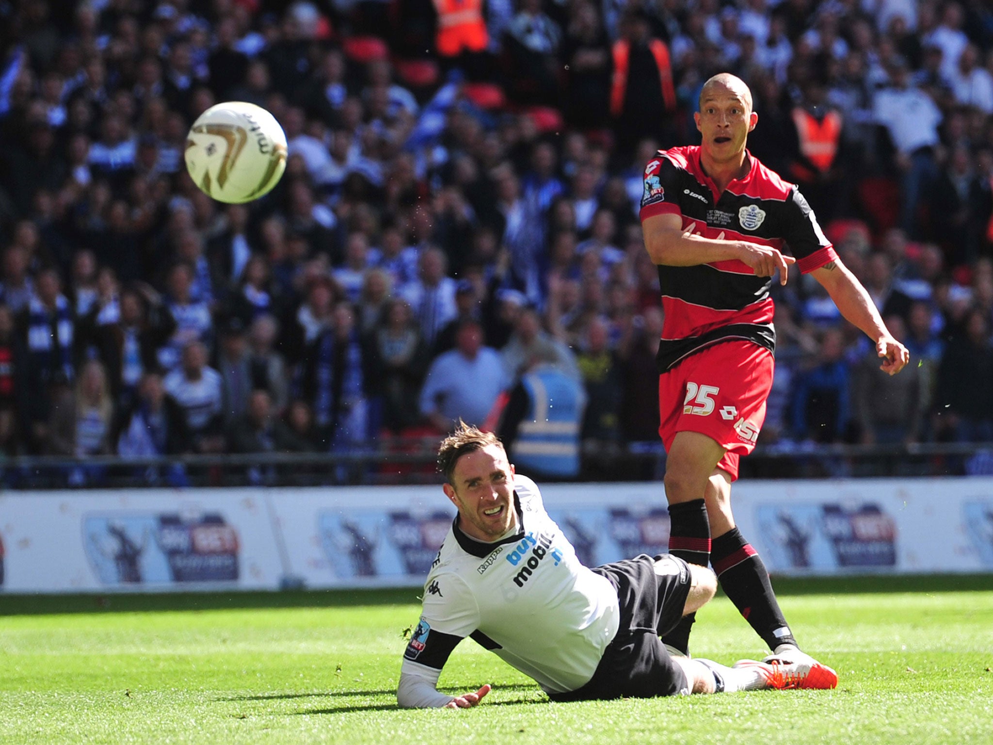 Bobby Zamora scores in the last minute to send QPR up
