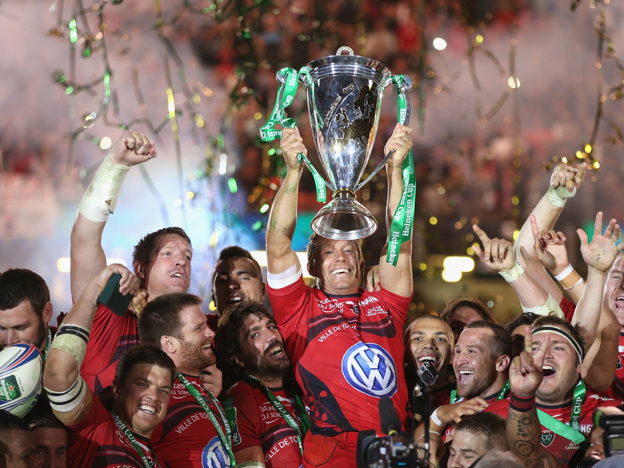 Jonny Wilkinson lifts the Heineken Cup for Toulon