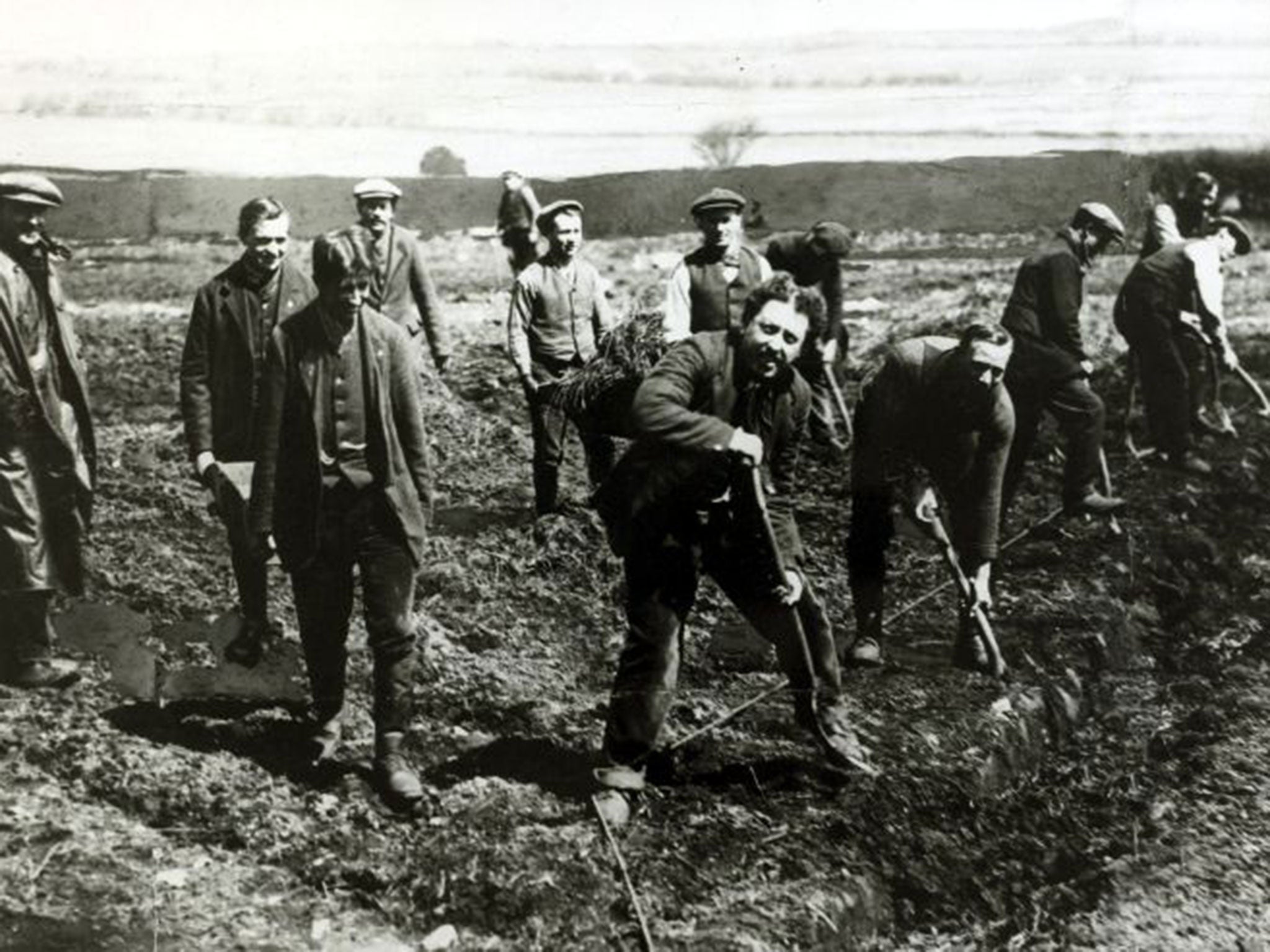 Objectors were forced to cultivate the soil although many were said to have spent much of their time "strolling on the moors, reading, smoking and talking"