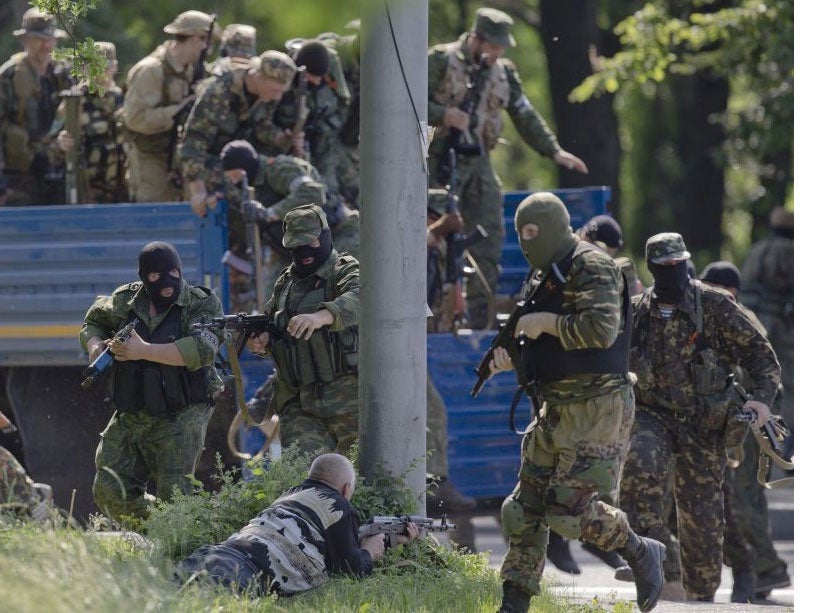Pro-Russia gunmen taking up positions near Donetsk airport.