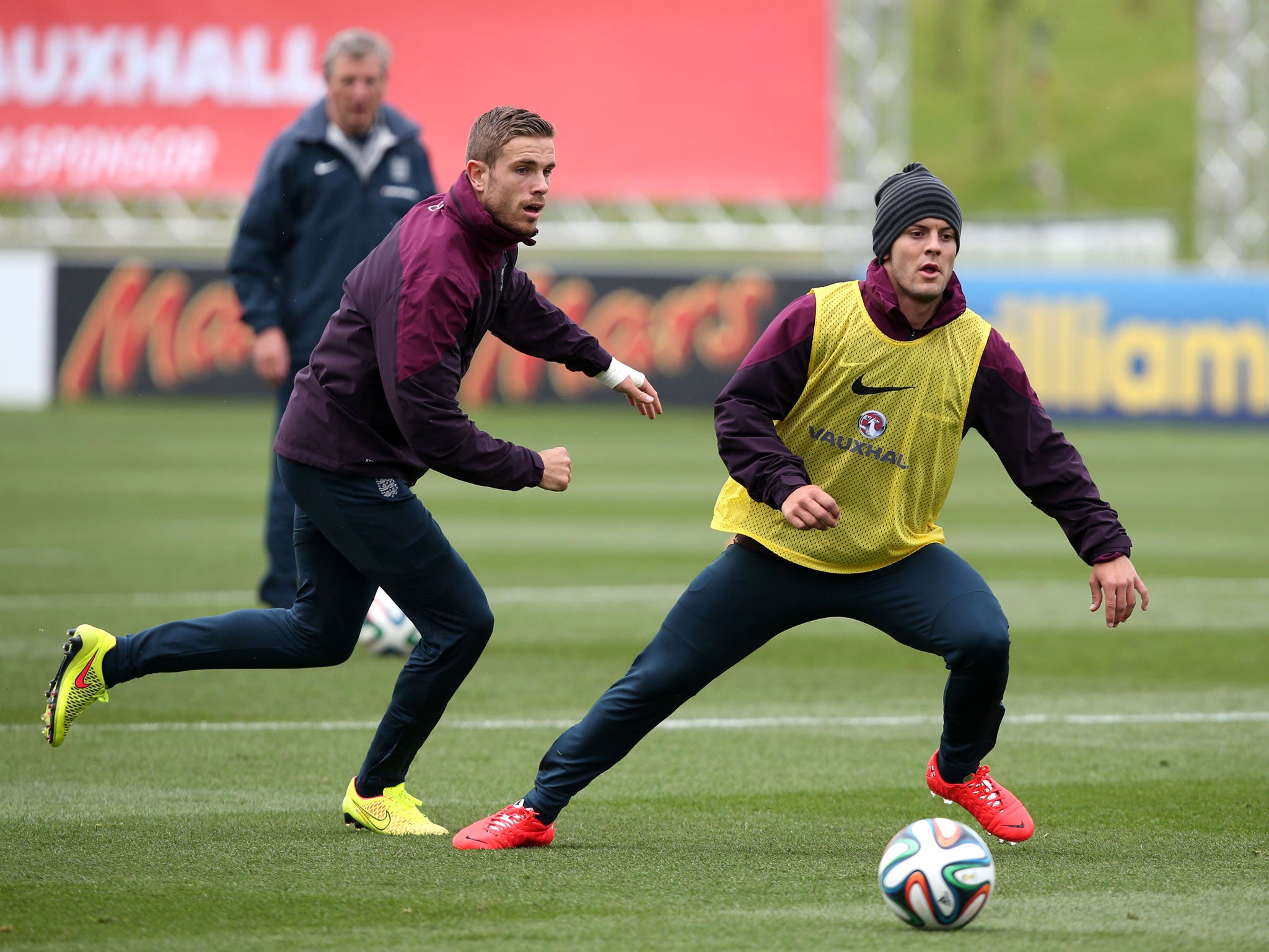 Jordan Henderson trains alongside Jack Wilshere