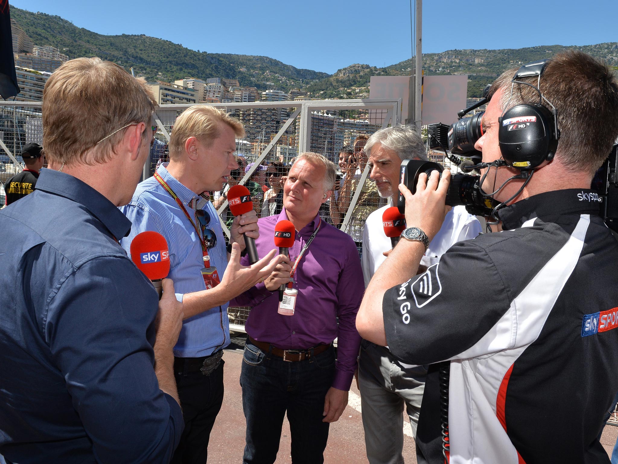 Simon Lazenby, Mika Hakkinen, Johnny Herbert and Damon Hill during Monaco Grand Prix qualifying