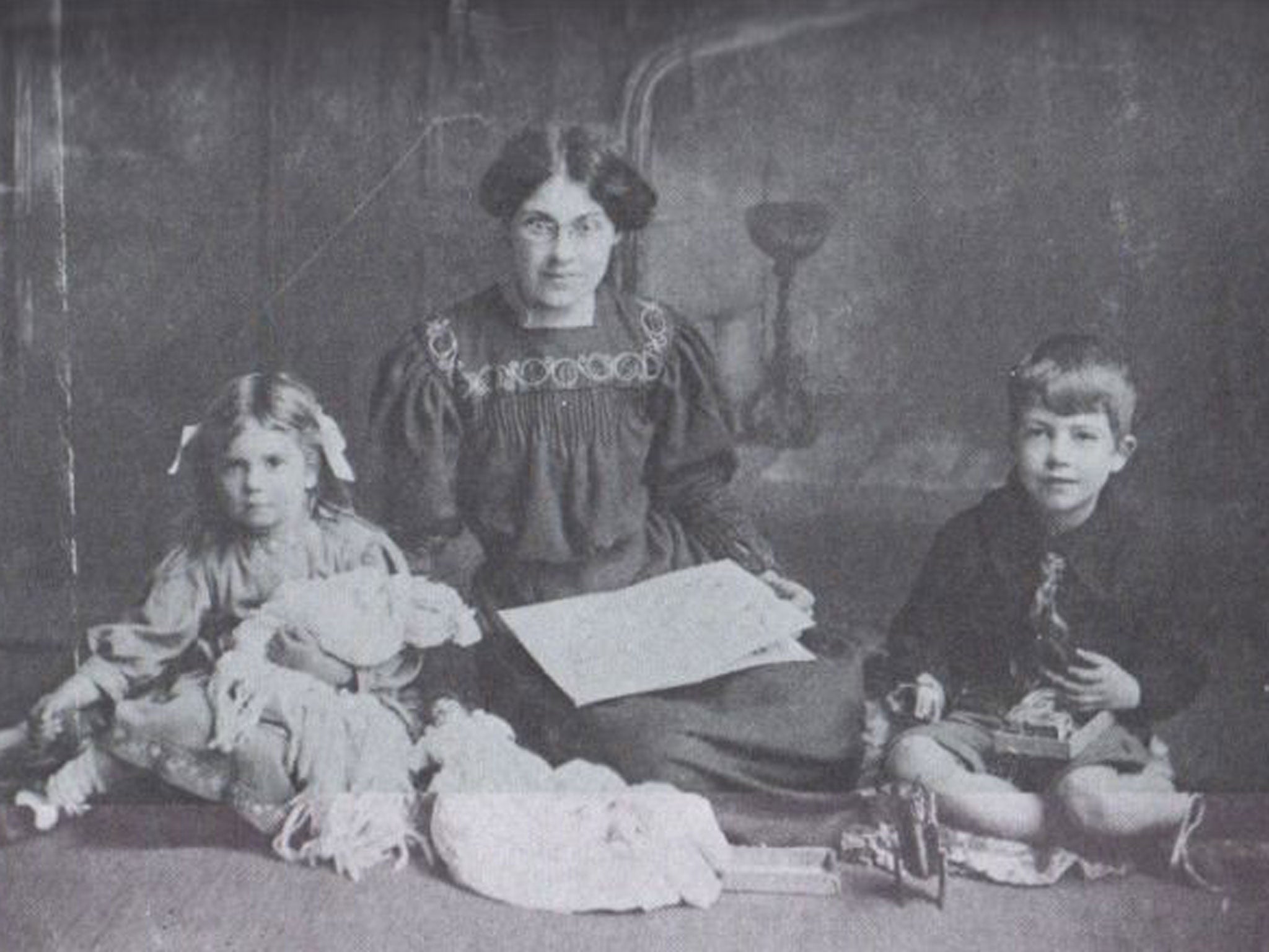 Edward’s wife Helen with two of their three children, Merfyn and Bronwen