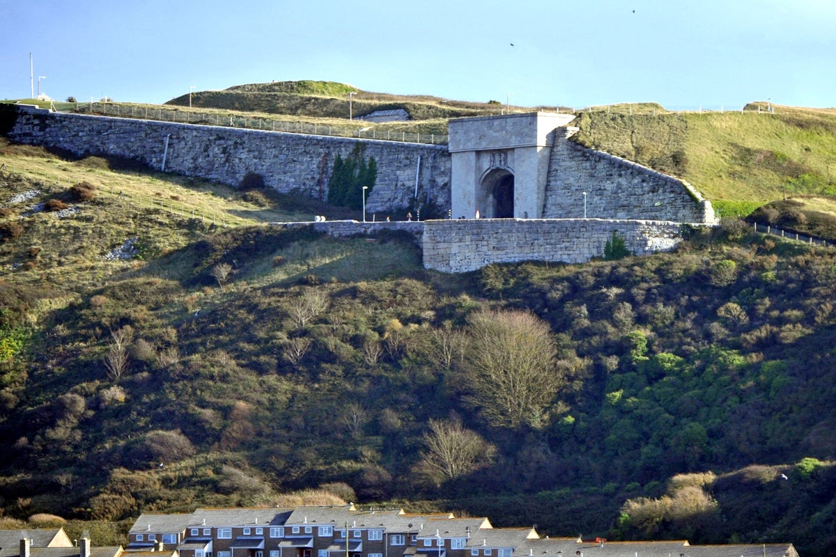 Prison manager says he hadn’t had first aid training in 35 years after inmates death