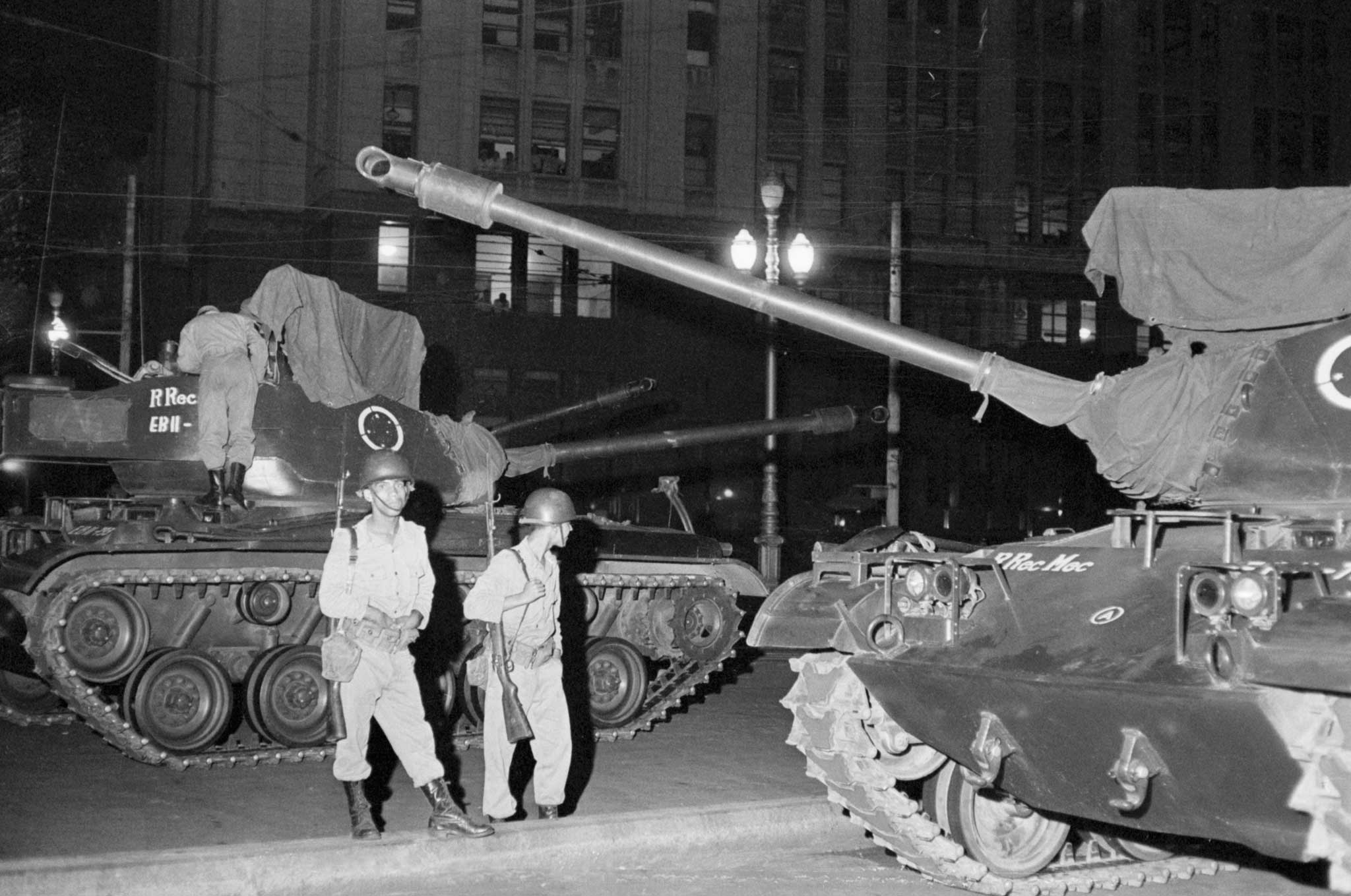 A violent past: tanks guard Brazil's War Ministry in 1964
