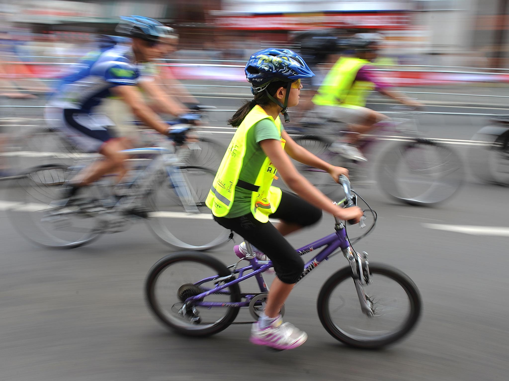 The number of children cycling to school regularly more than doubled when training courses and cycling facilities were provided