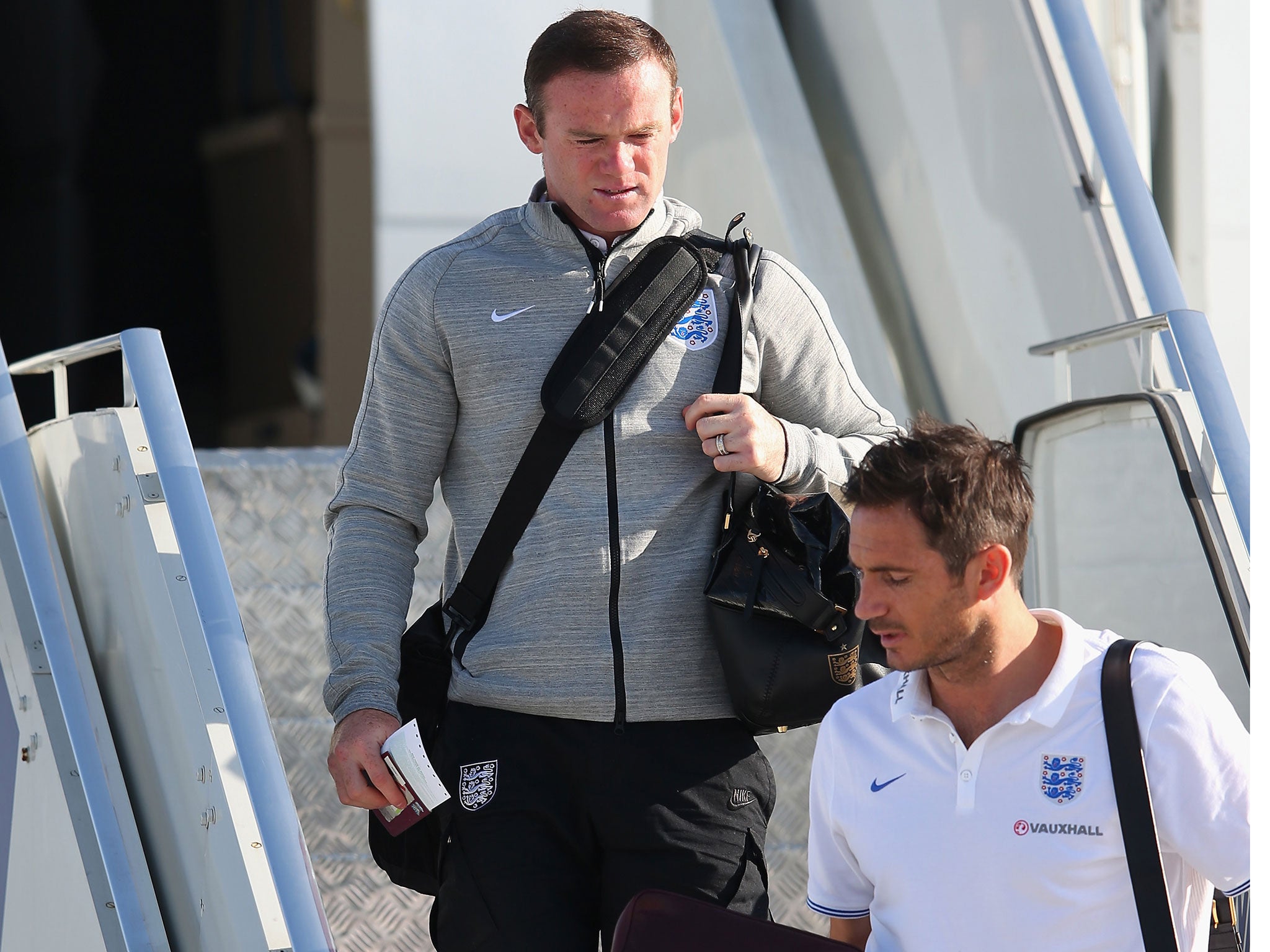 England star Wayne Rooney, a keen golfer, may struggle to see Justin Rose defend his US Open crown