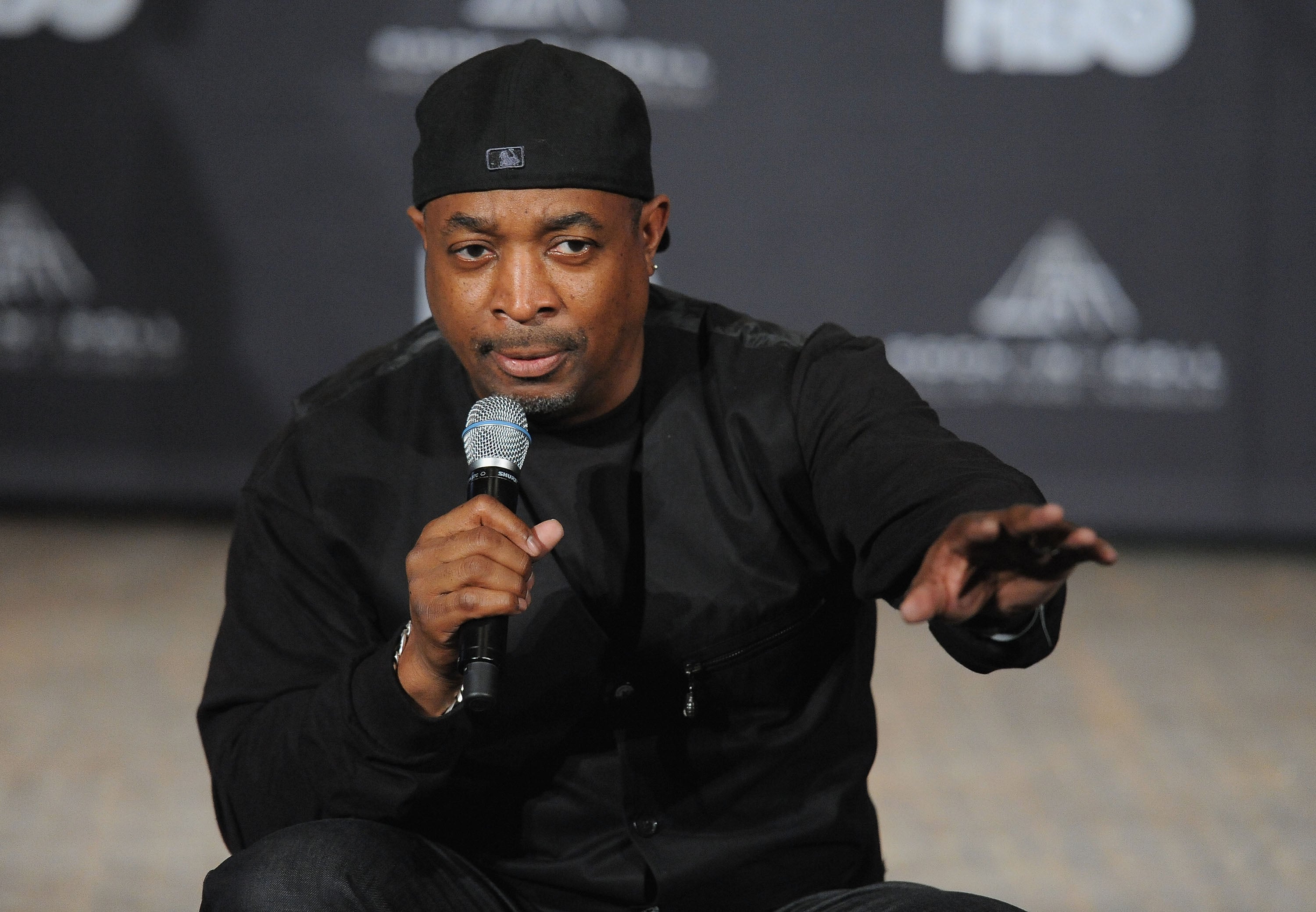 US rapper Chuck D has called for a decrease in the use of the N-word on radio and at festivals