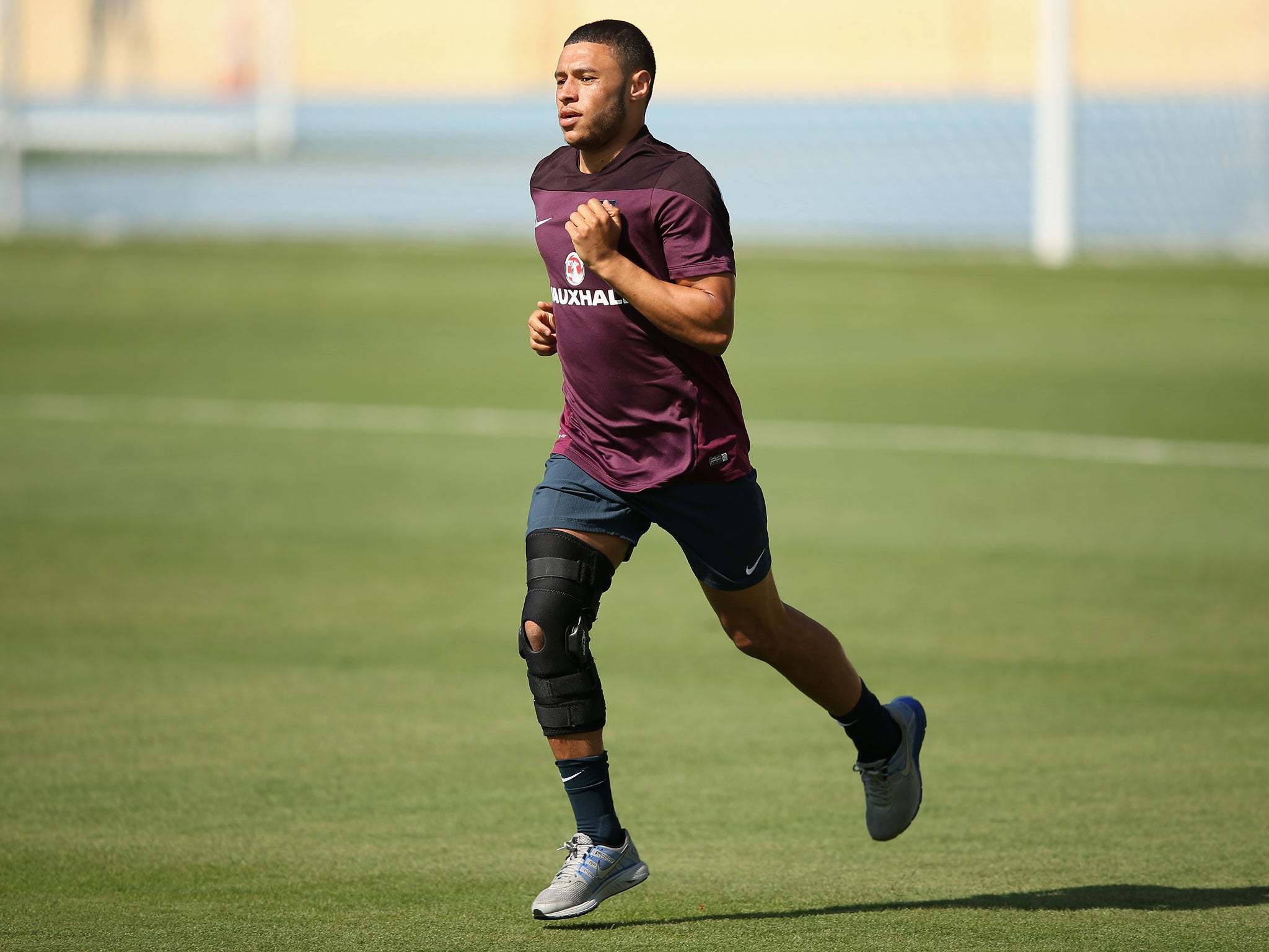 Alex Oxlade-Chamberlain trains with England this week