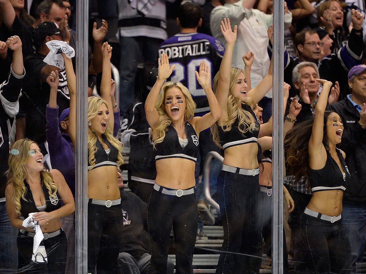 L.A. Kings Ice Crew  La kings hockey, Kings hockey, National